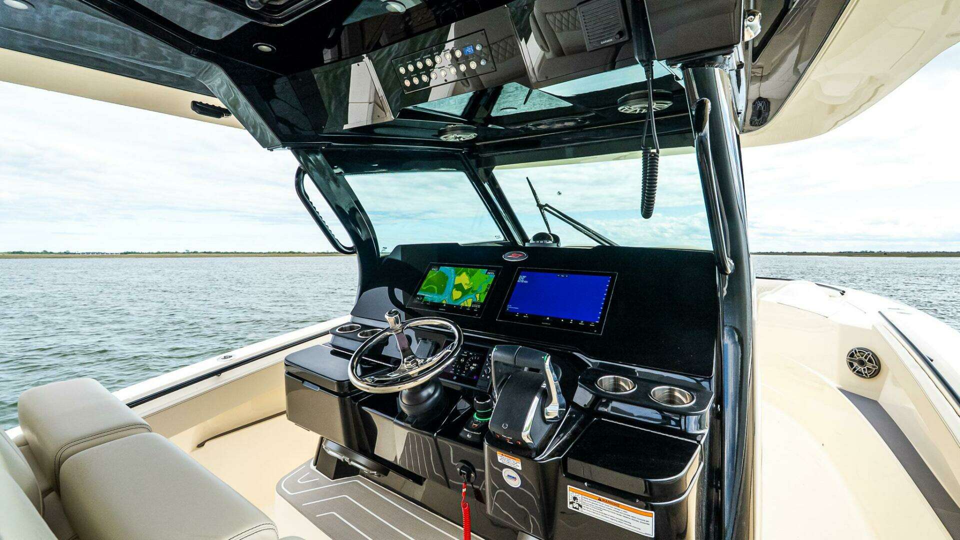 2025 Scout 377 LXF - Image 13