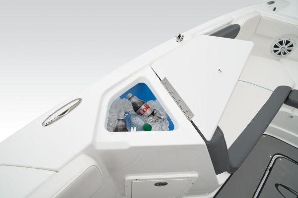 2025 Tahoe 2150 CC - 34