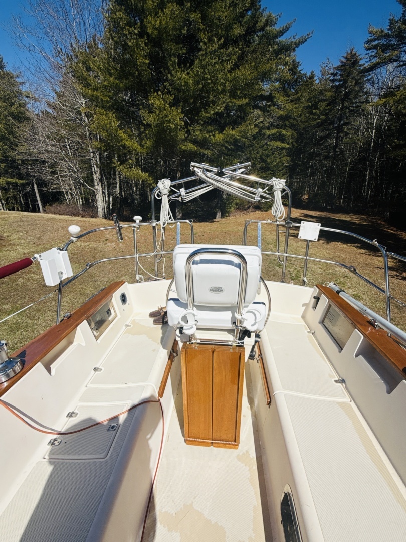 1995 Island Packet 37 - Image 18