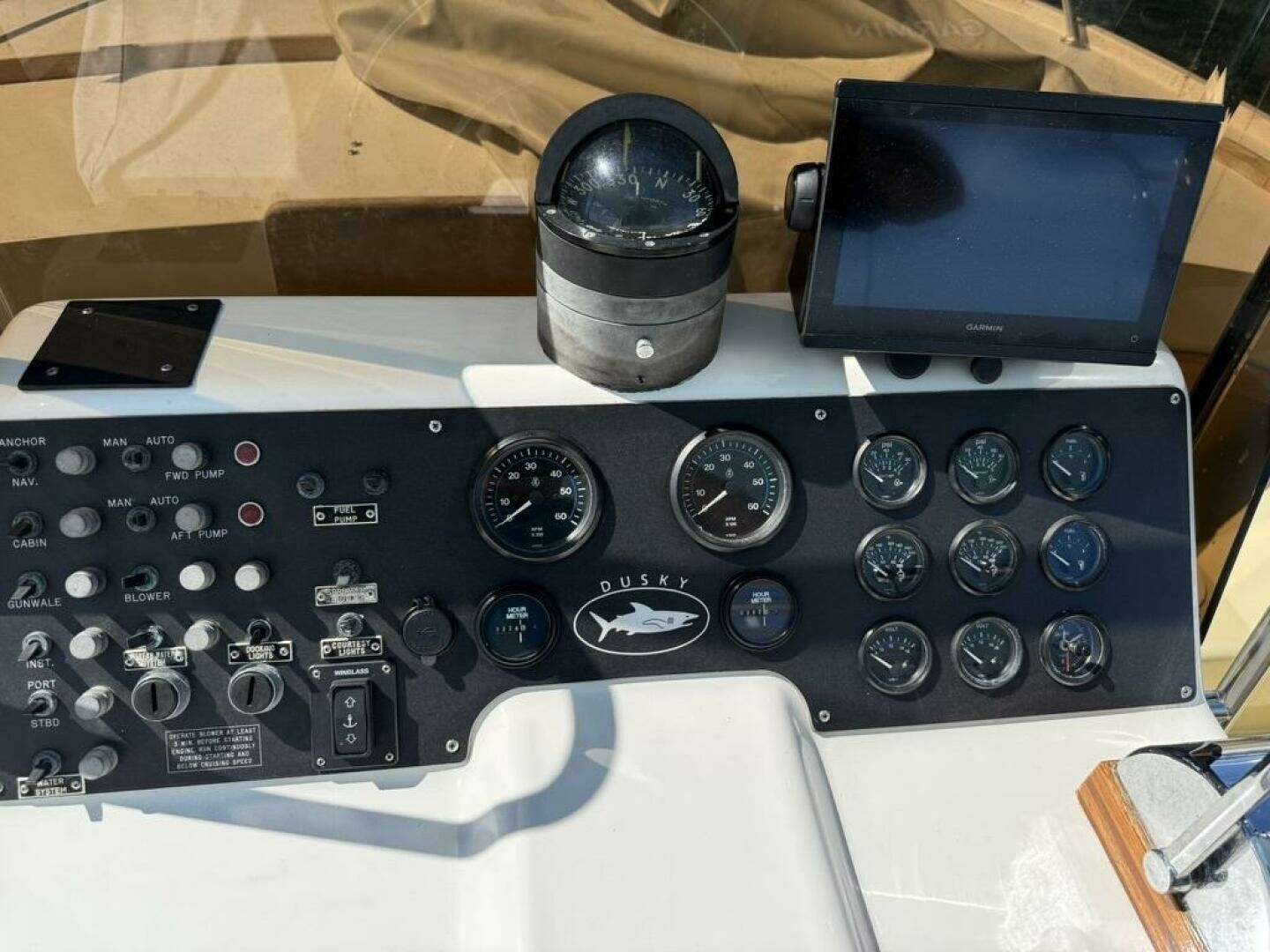 1986 Dusky 26 Custom - Image 9