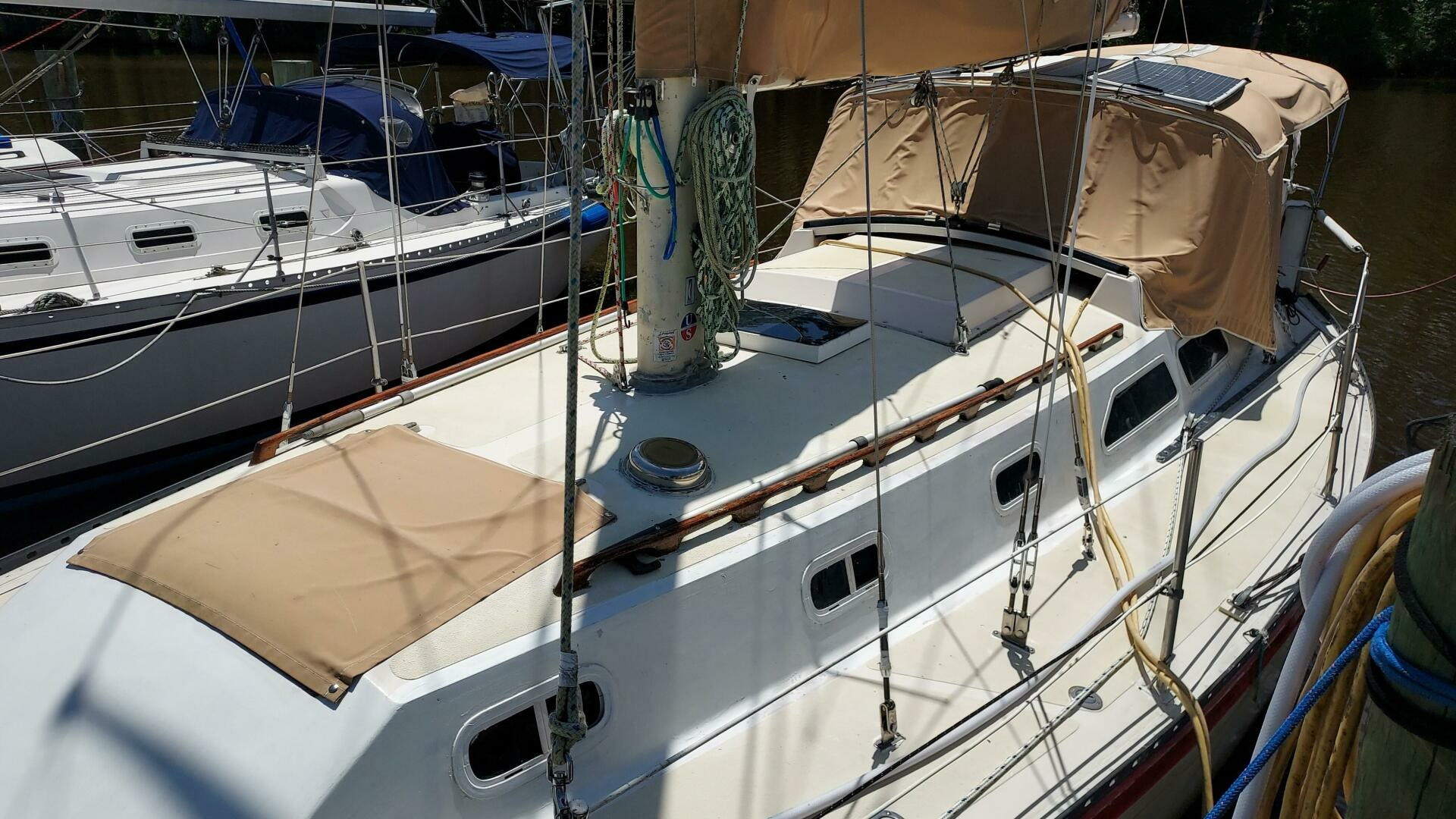 1977 Islander 36 - Image 3