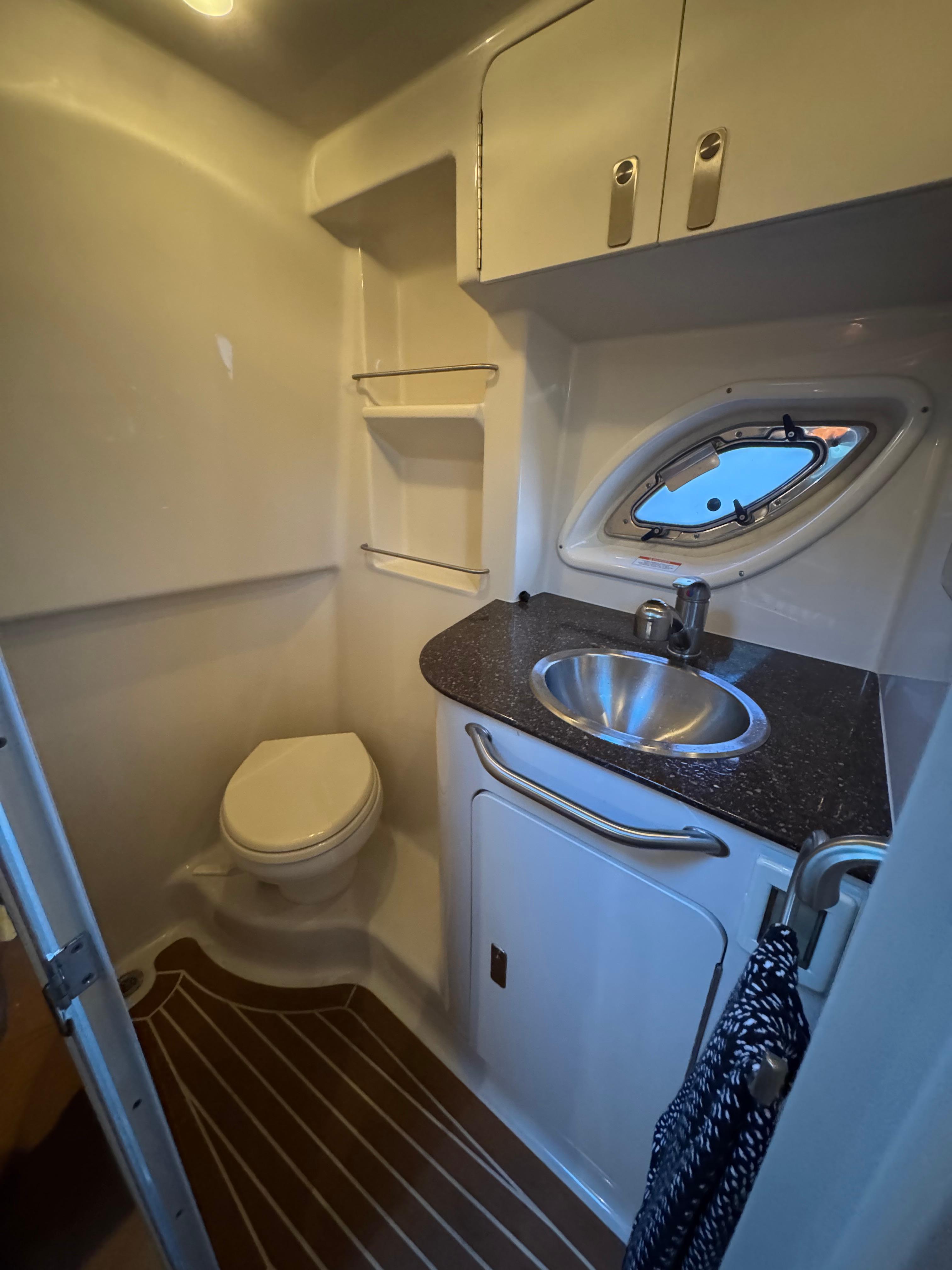 2012 Sea Ray Sundancer 330 - 11