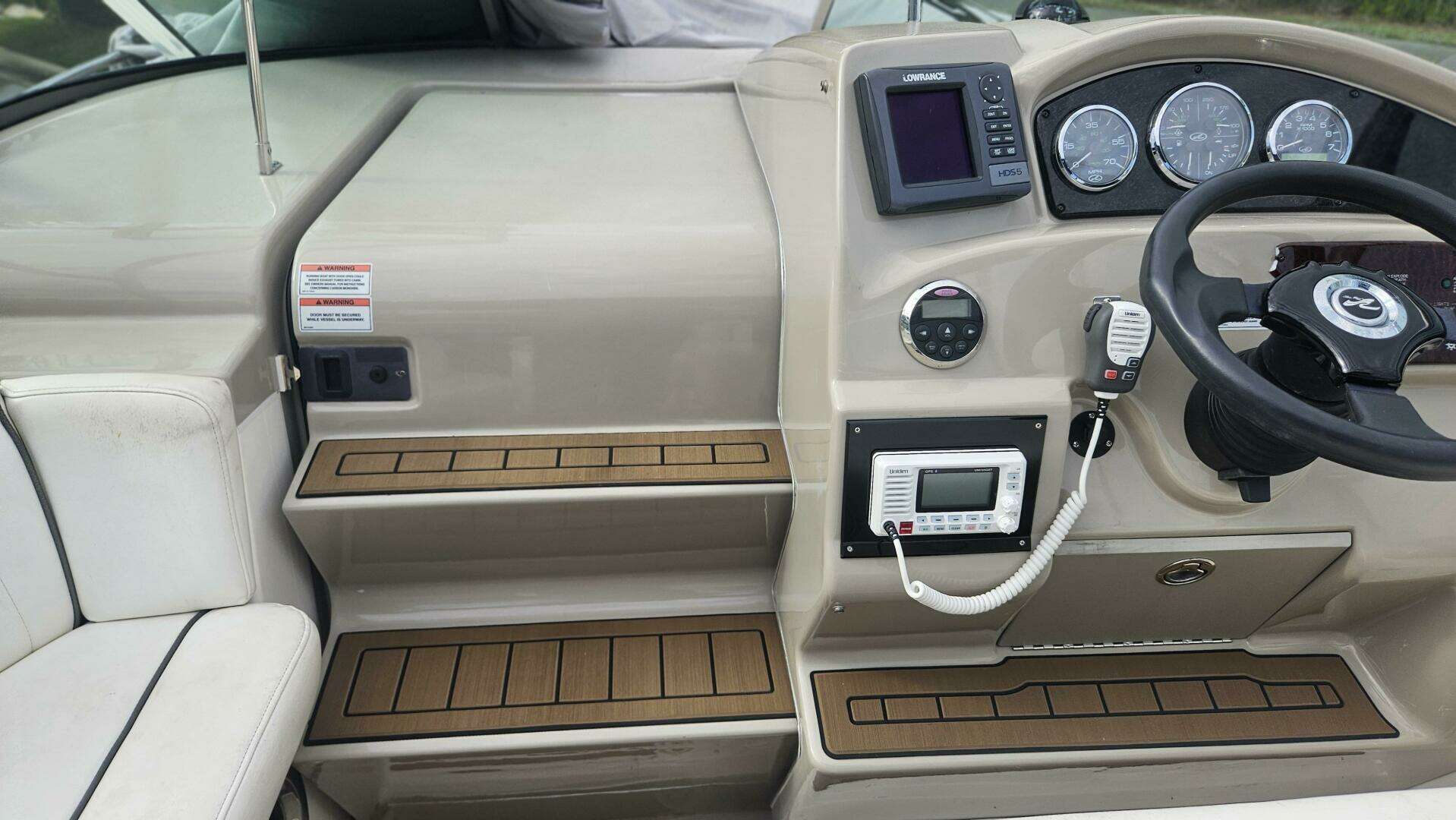2008 Sea Ray 240 Sundancer - Image 16
