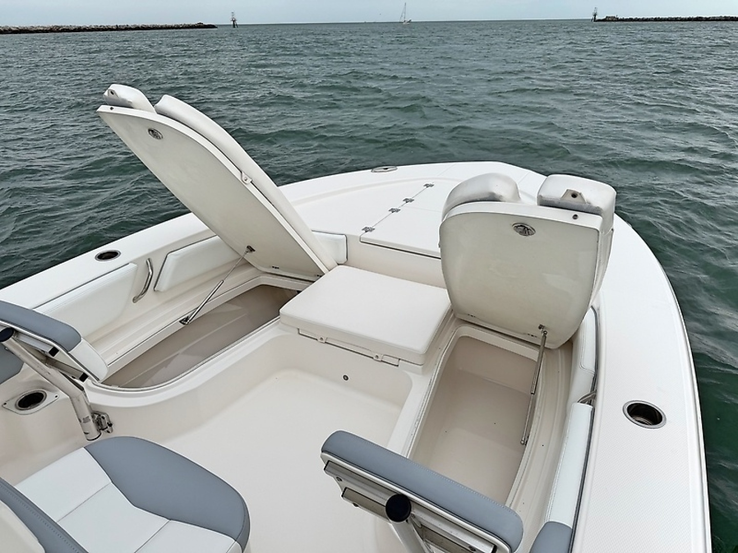 2021 Robalo 246 Cayman SD - Image 21
