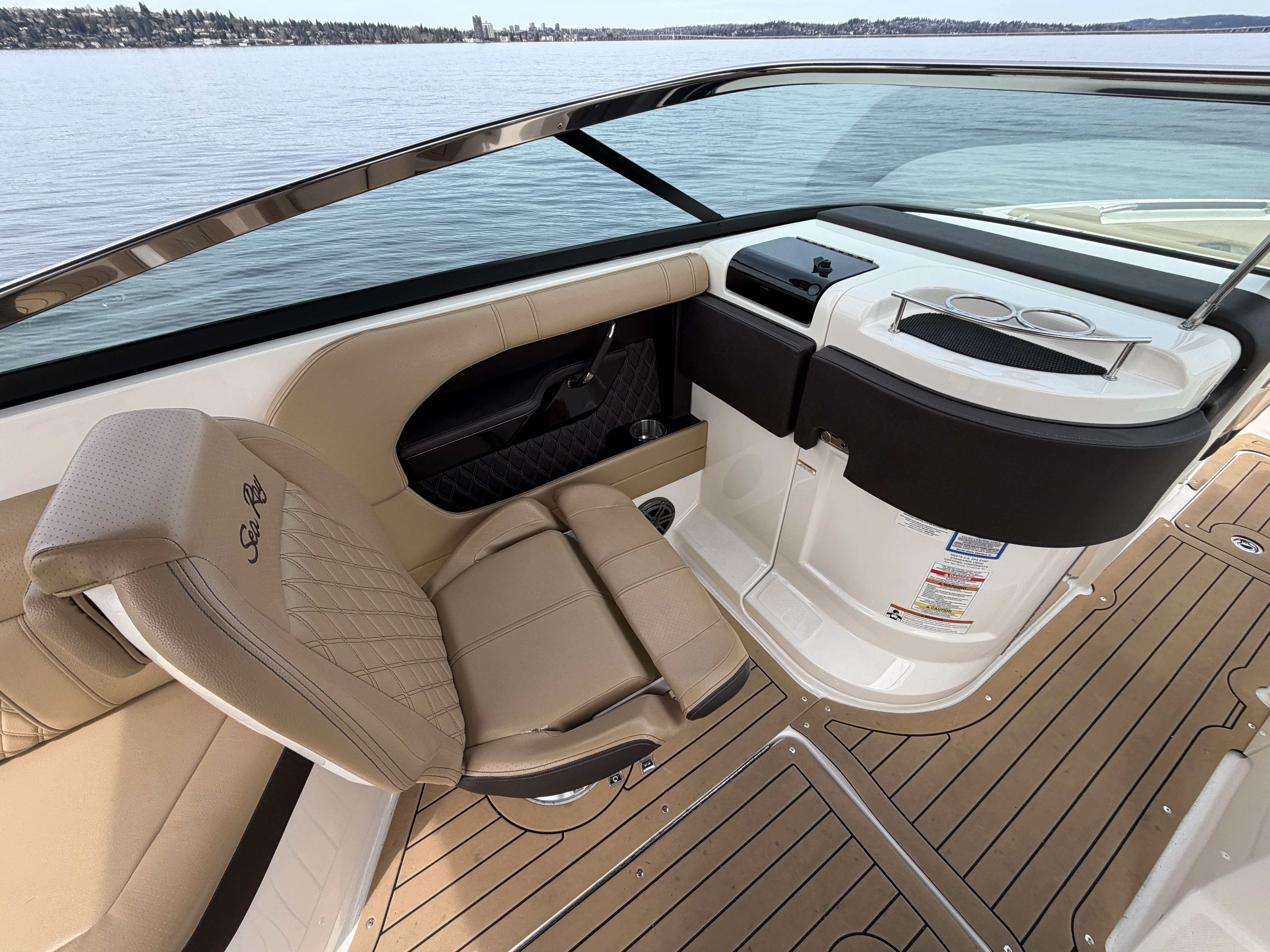 2019 Sea Ray SLX 280 - 20