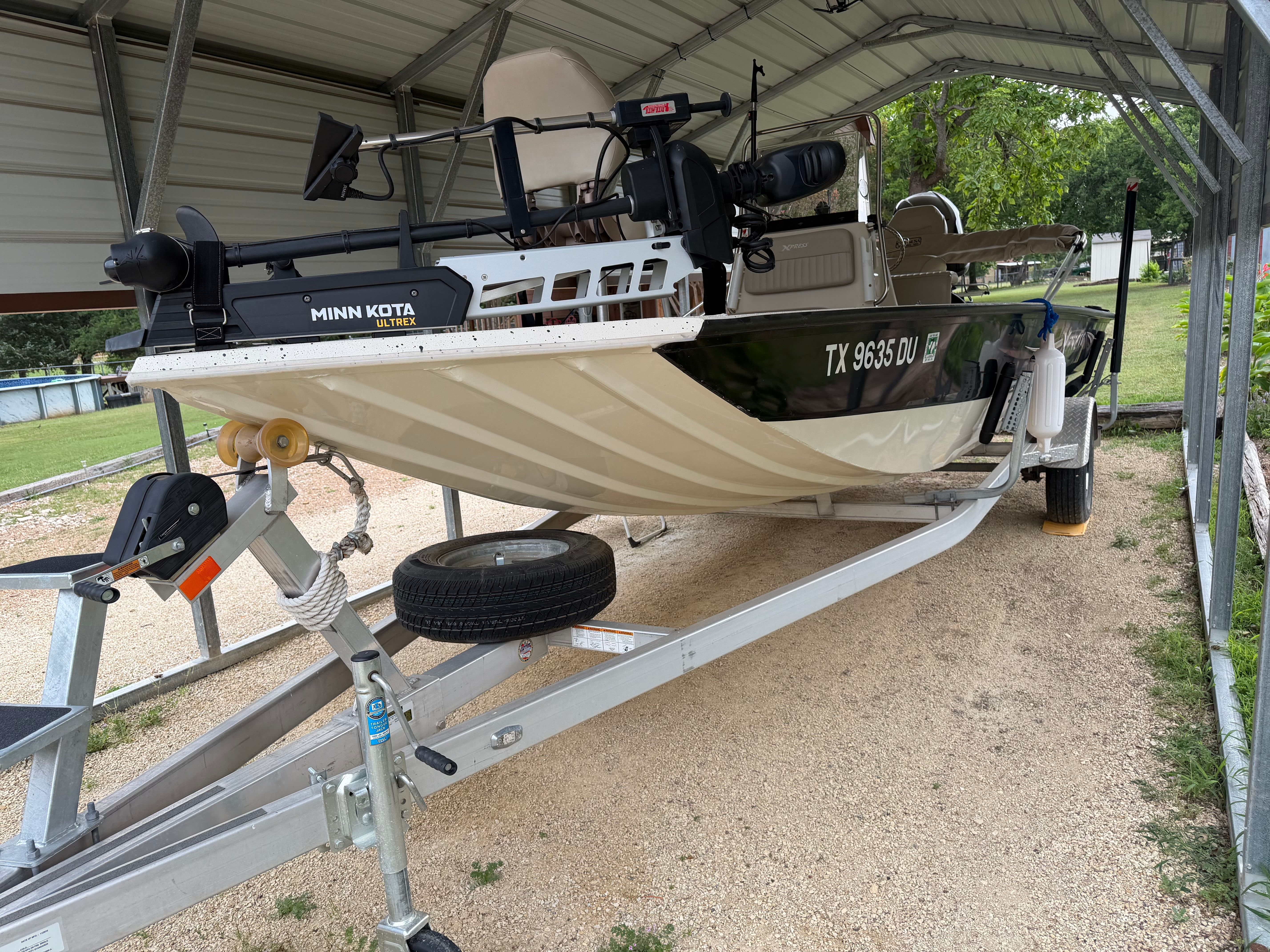 2017 Xpress H20B Bay