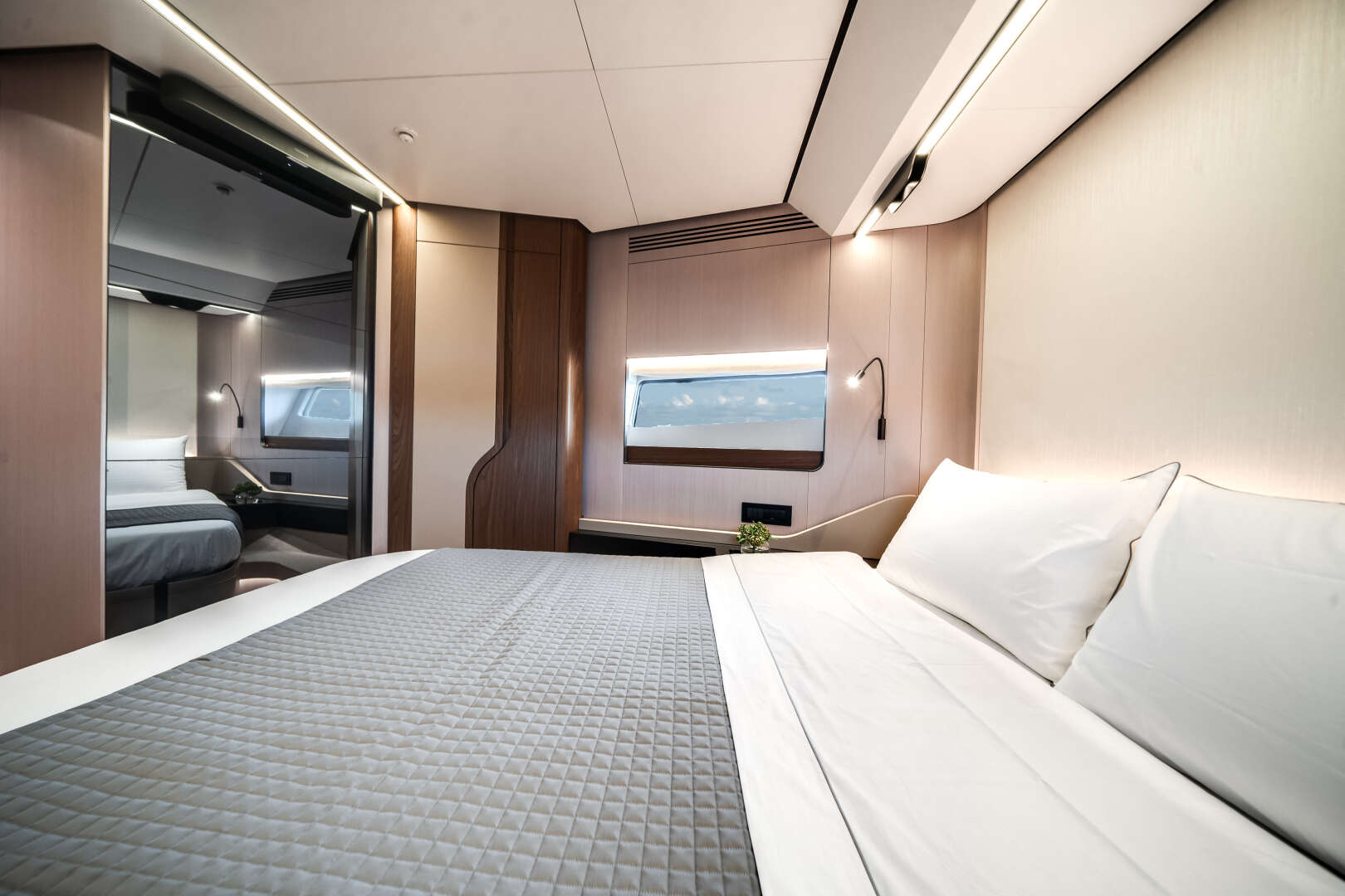 2026 Azimut S8 - Image 54