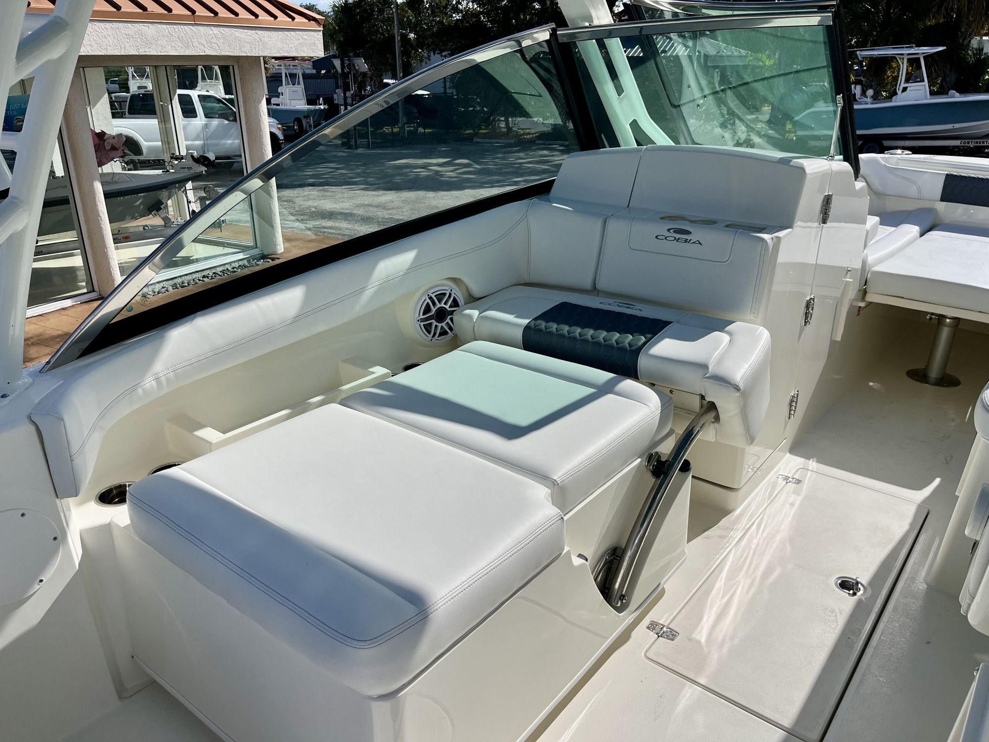 2026 Cobia 280 Dual Console - 37