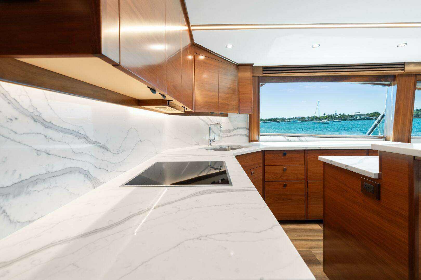 2026 Viking 74 Convertible - Image 36