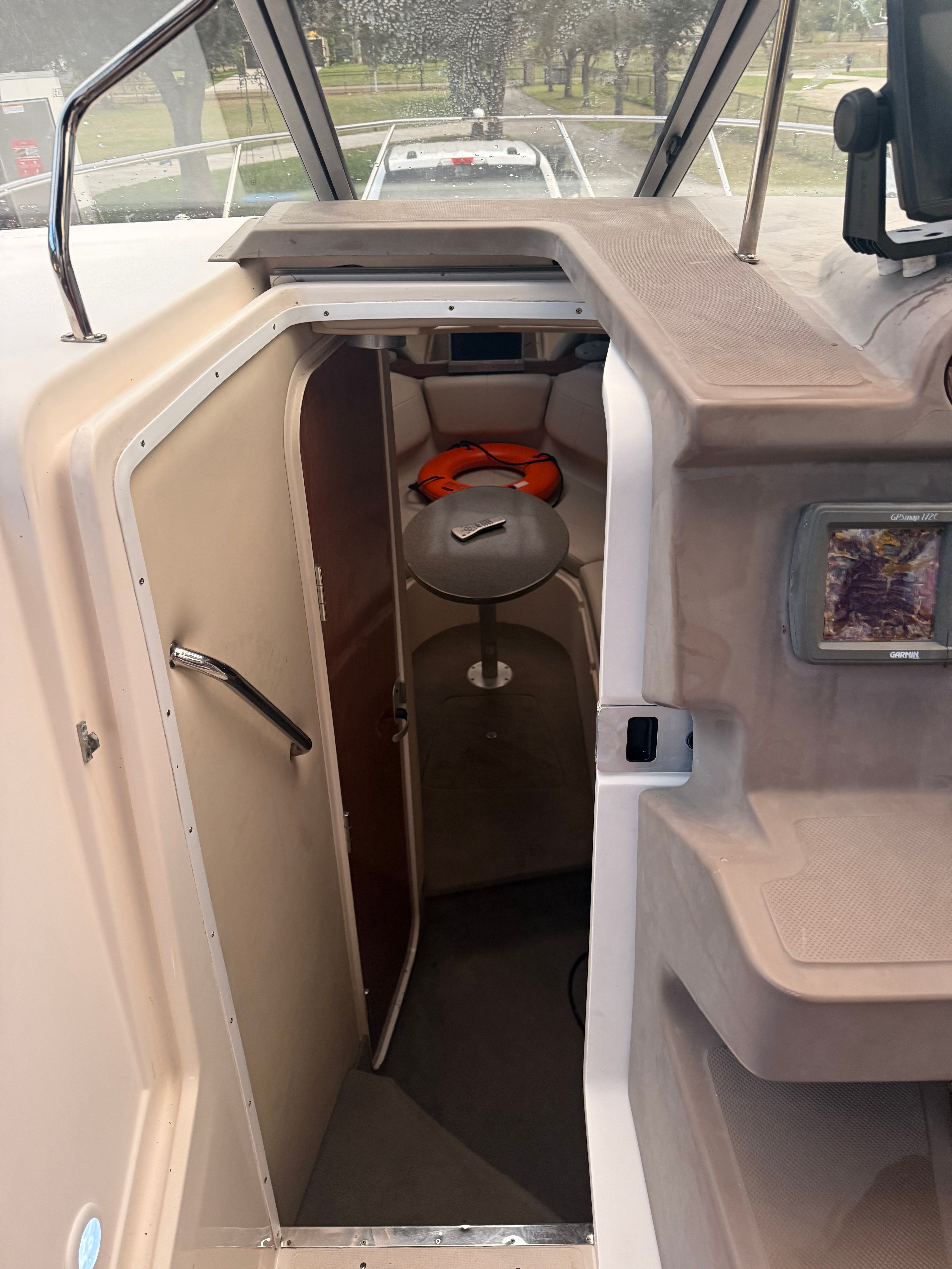 2006 Regal 2565 Window Express - 23