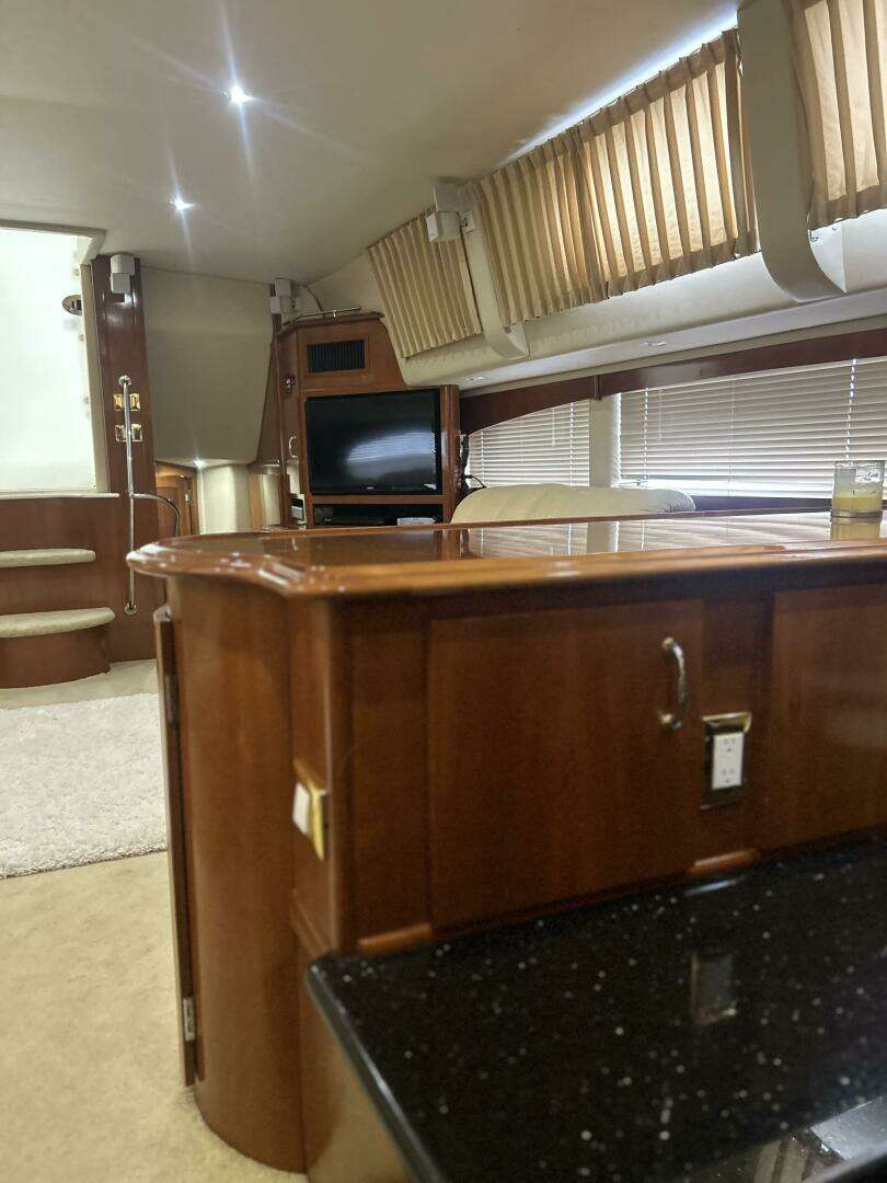 2003 Carver 466 Motor Yacht - Image 48