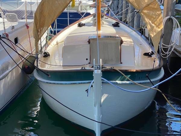 1989 Dreadnought Sloop
