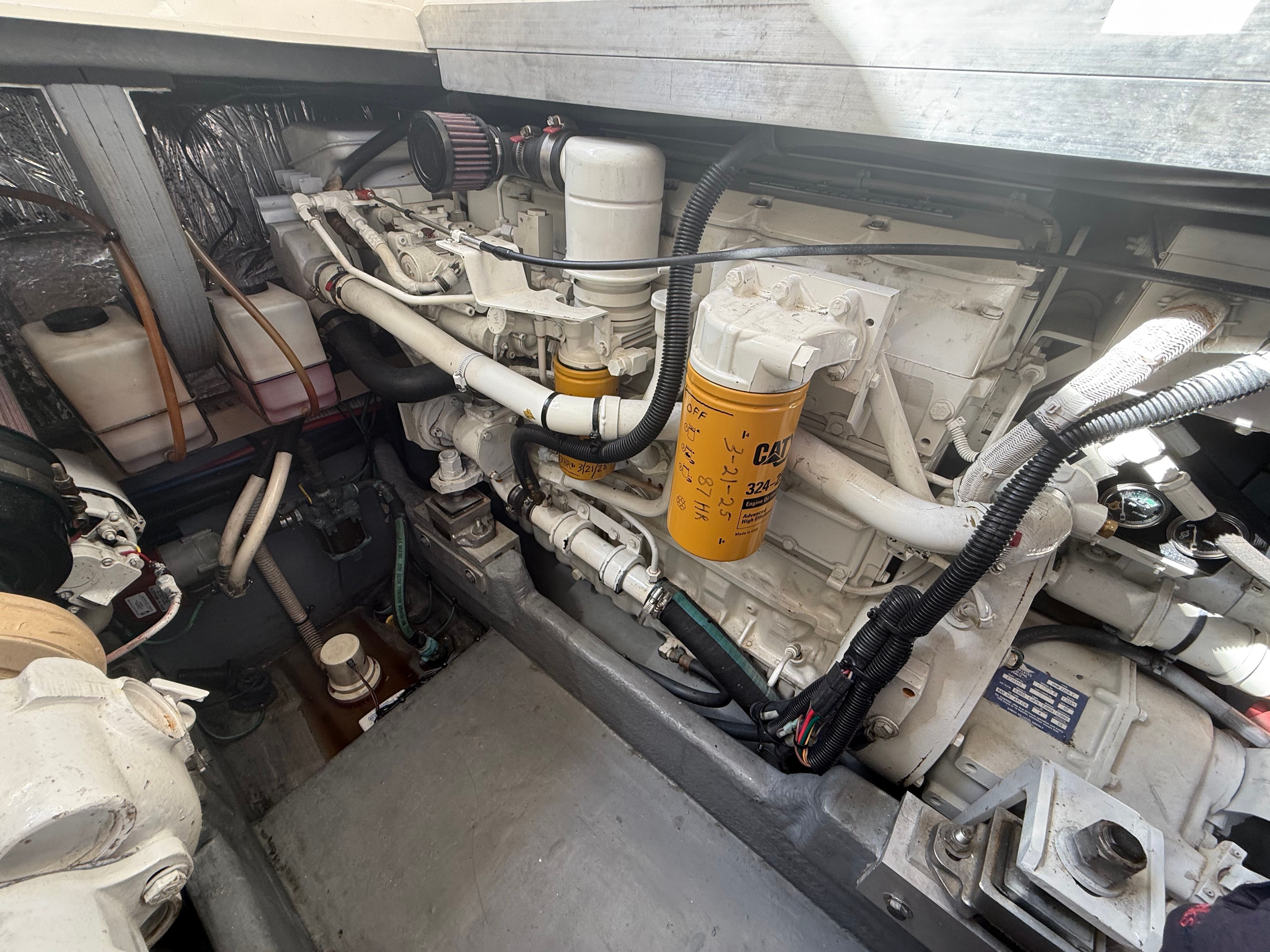 1998 Sea Ray 400 Express Cruiser - 32