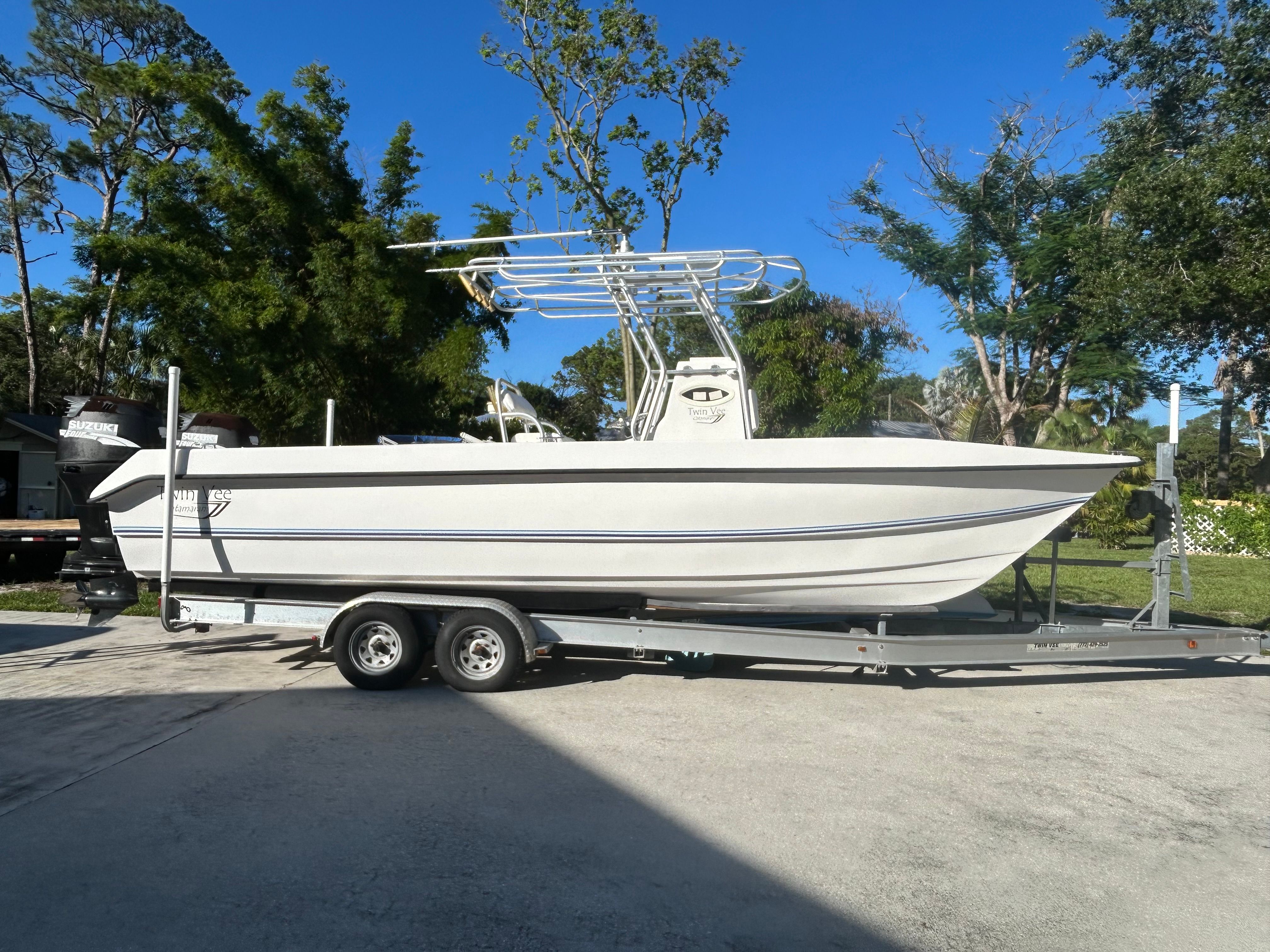2007 Twin Vee 26 Center Console