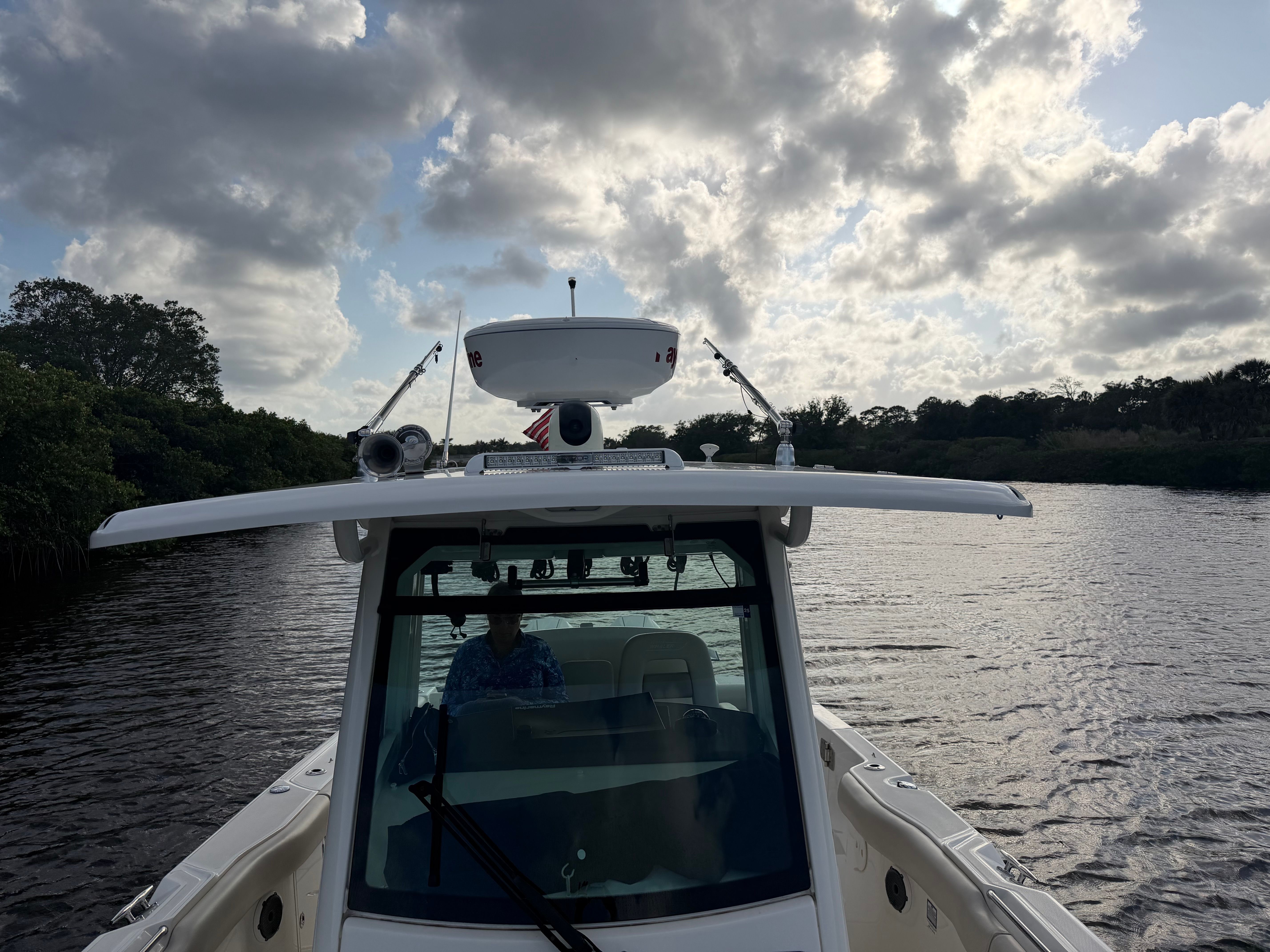 2021 Boston Whaler 330 Outrage - 46