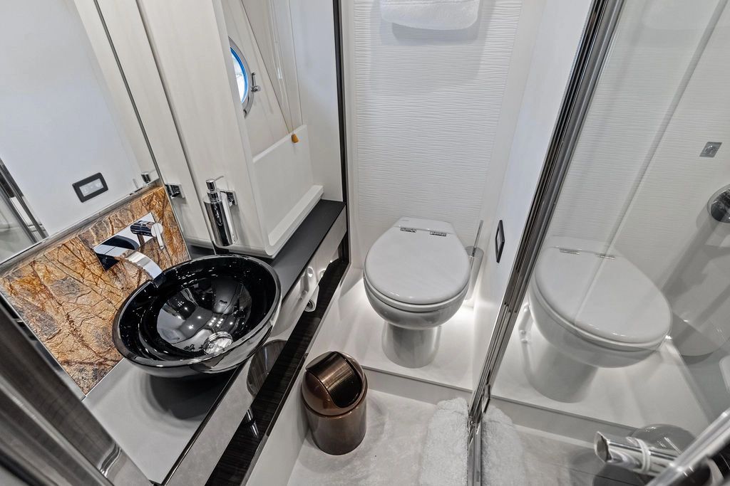2018 Azimut 77S - 38
