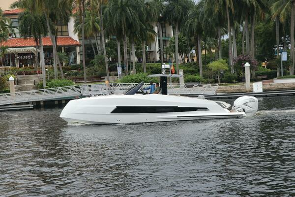 2024 Astondoa 377 Coupe Outboard