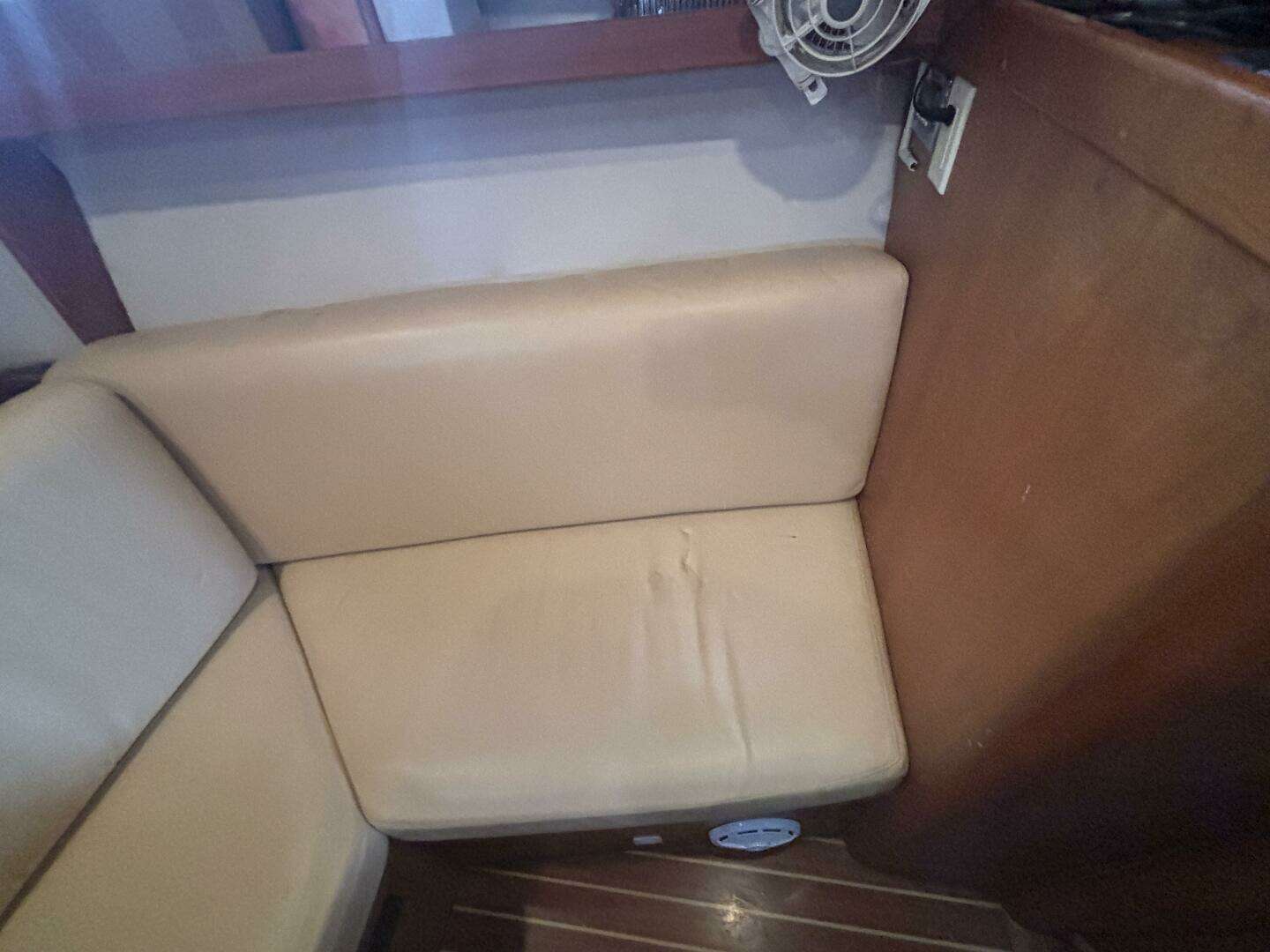 2004 Mainship Pilot 30 Rum Runner II - Image 34