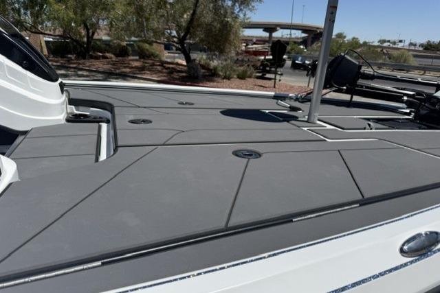 2026 Nitro Z19 XL Pro boat deck with sleek, modern design and advanced features.