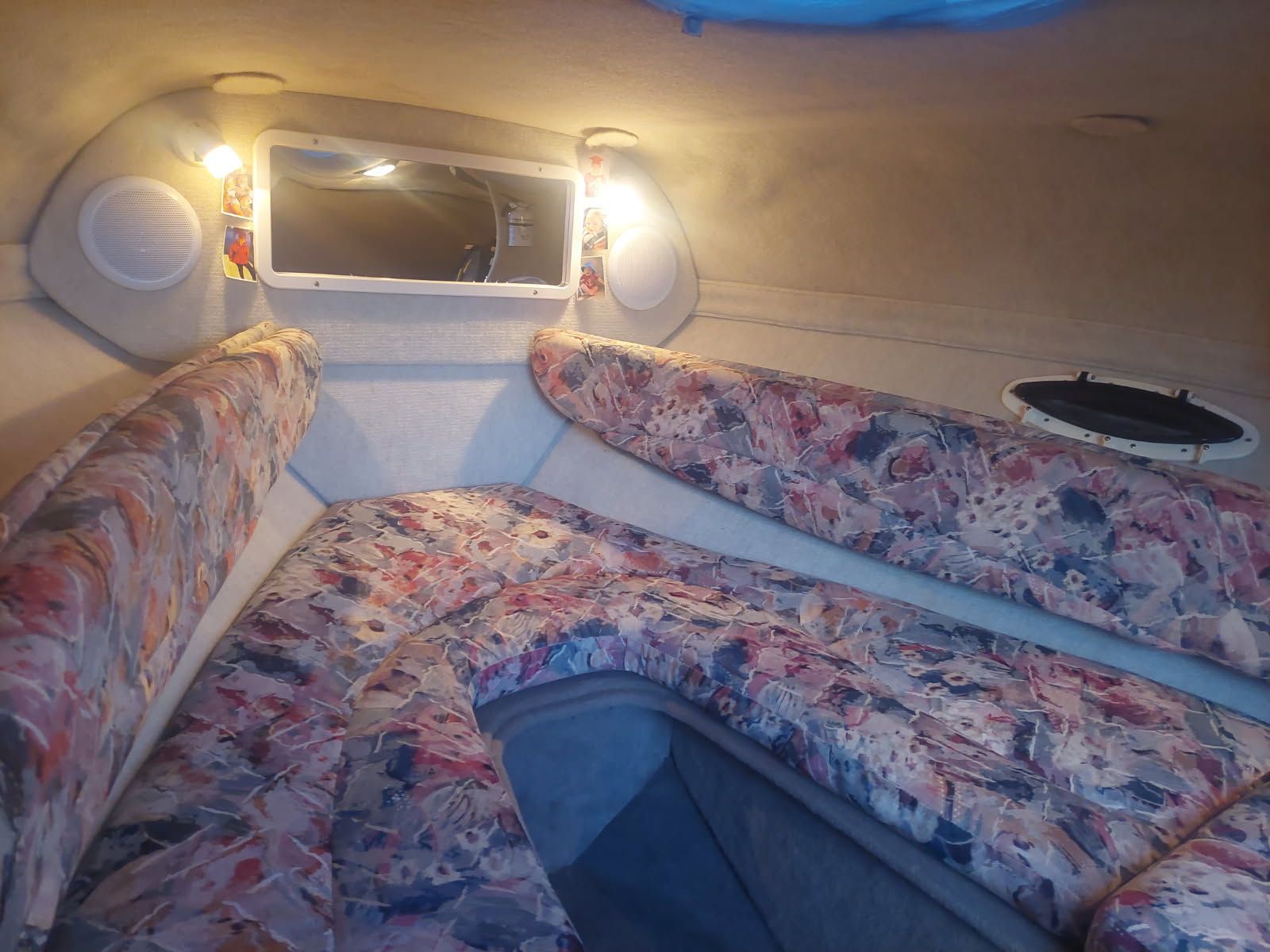 1998 Four Winns 245 Sundowner