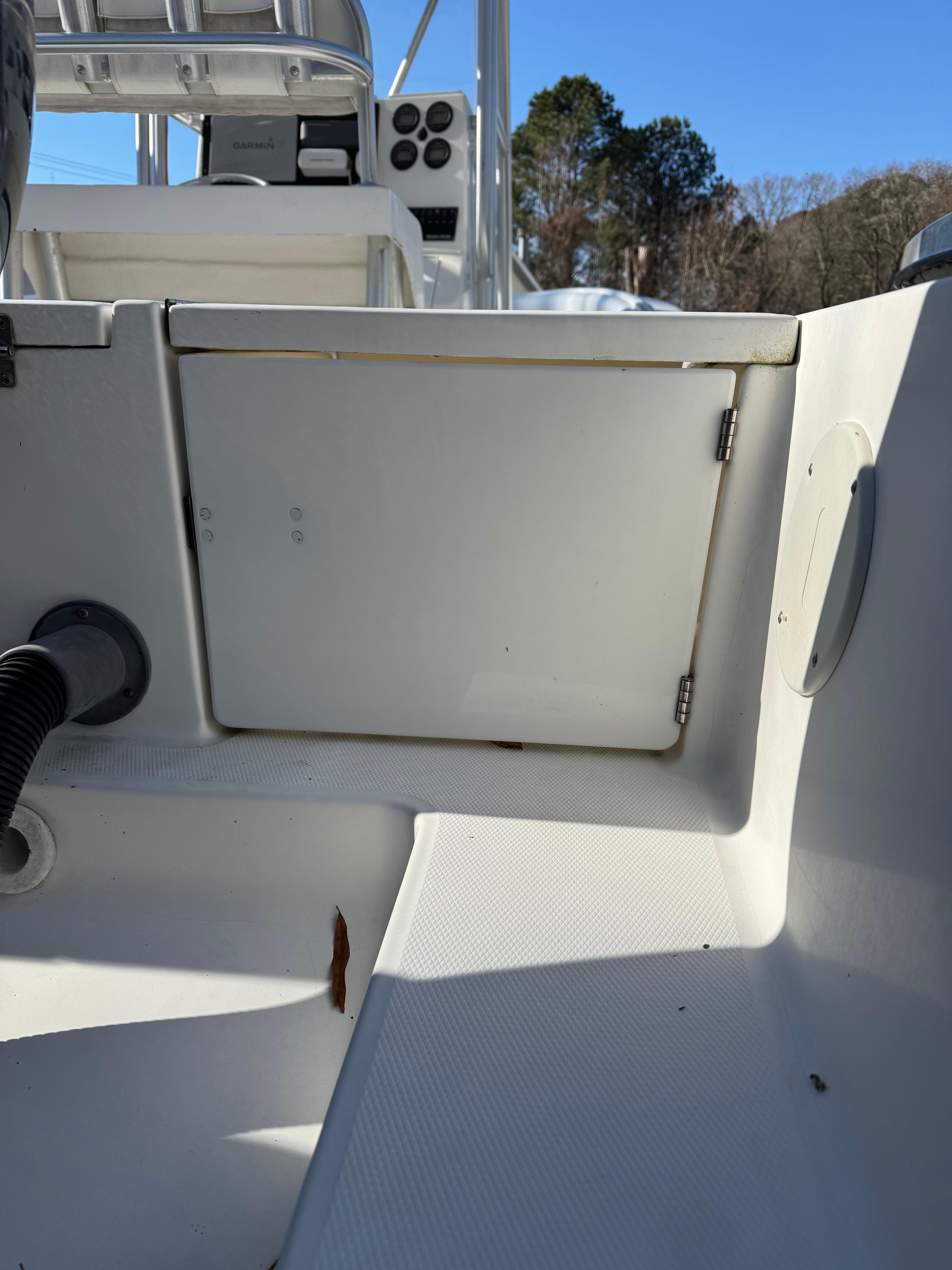 2004 Regulator 24 Forward Seating - 8