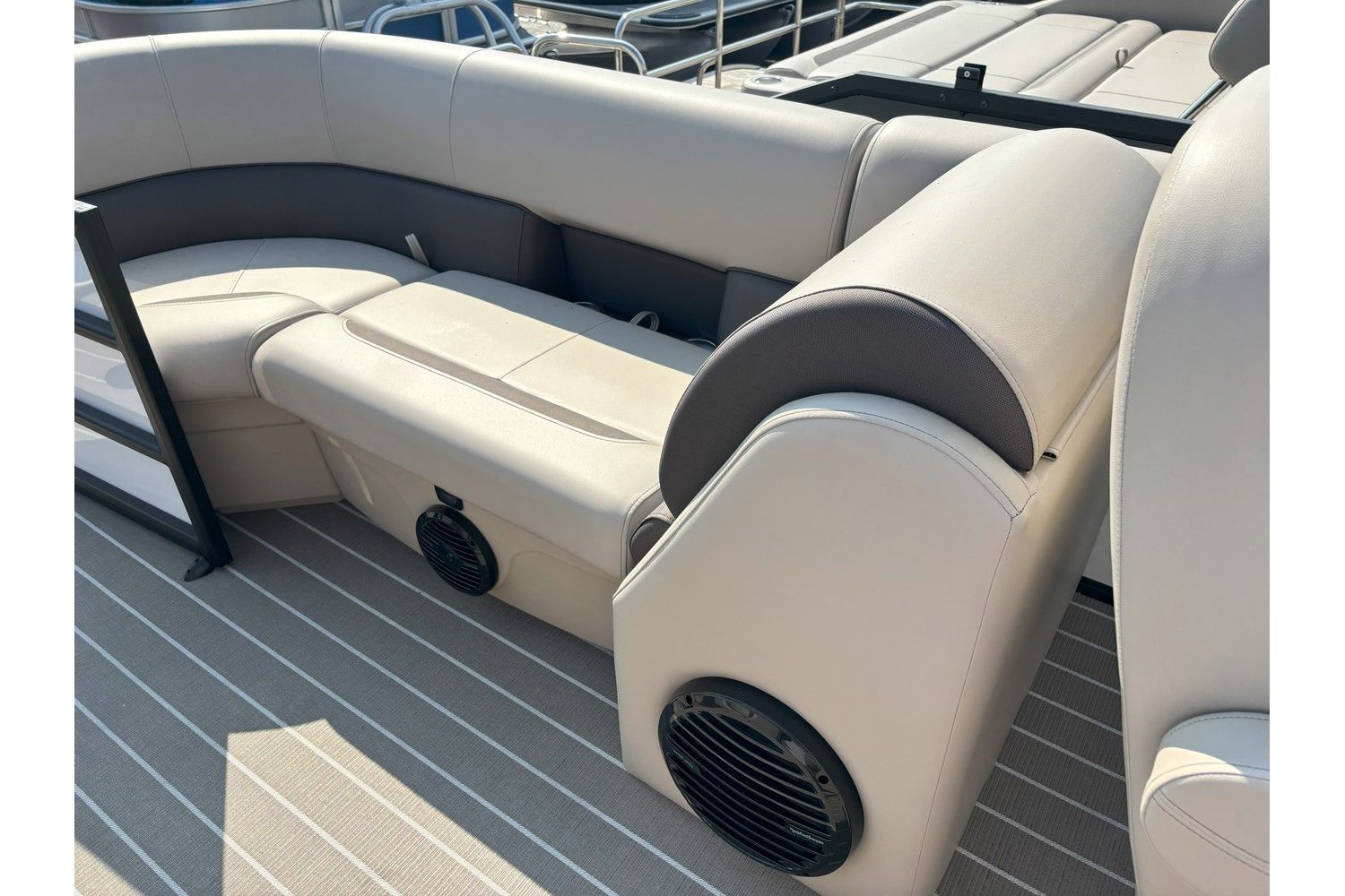 2026 Bentley Pontoons Legacy 223 DL Navigator - 15