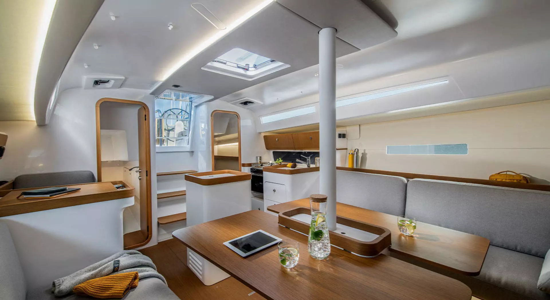 2026 Beneteau First 36 - Image 5