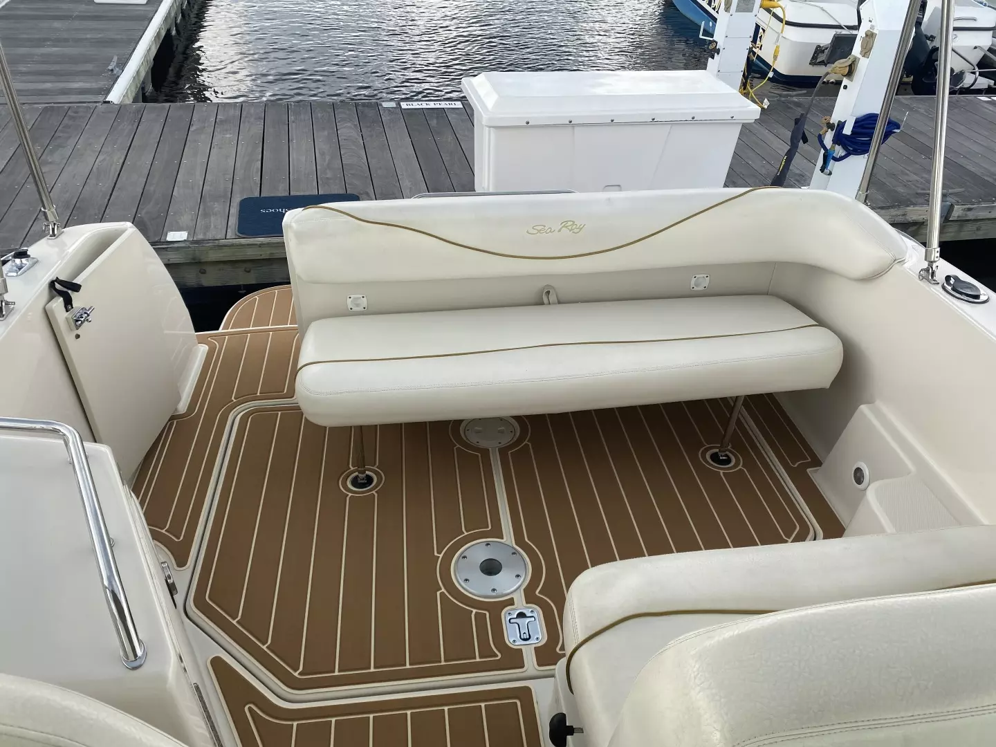 2002 Sea Ray 240 Sundancer - Image 10