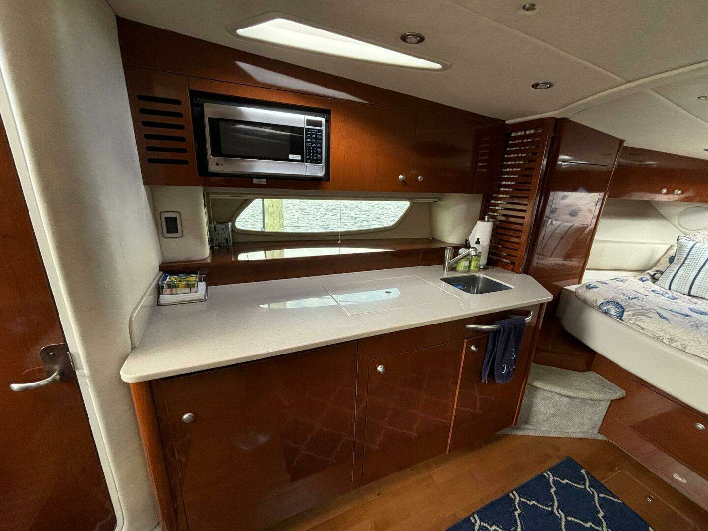 2009 Sea Ray SUNDANCER 350 - Image 34