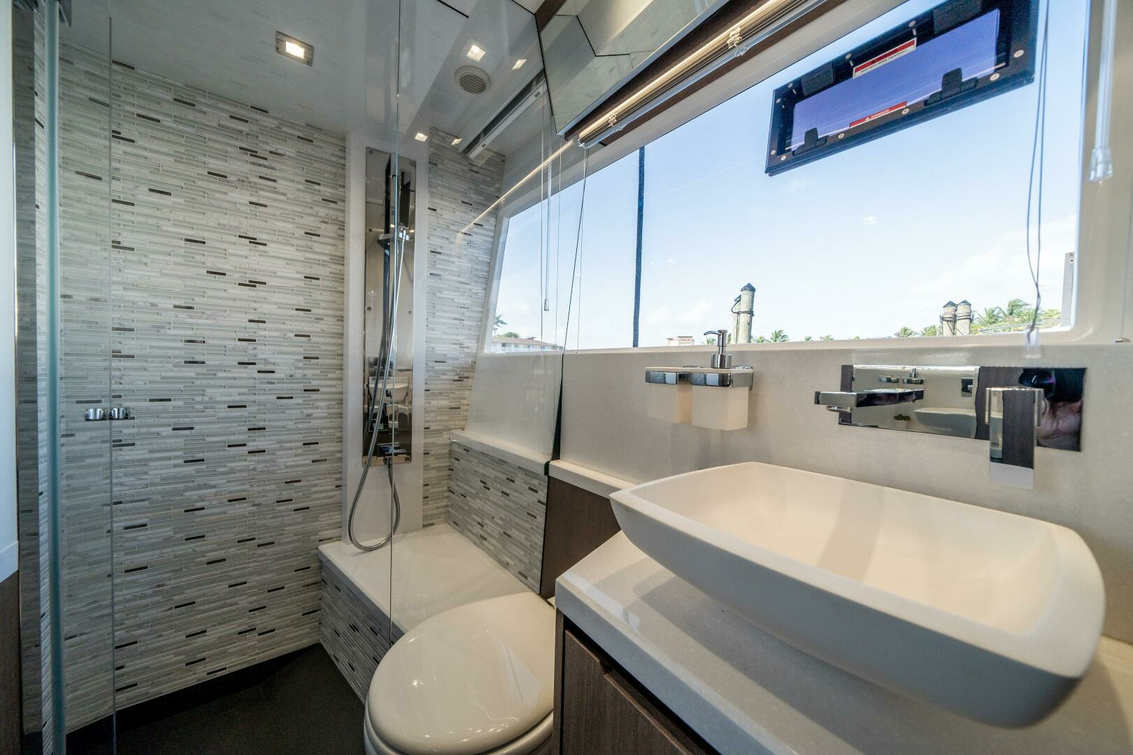 2019 Galeon 640 FLY - Image 10