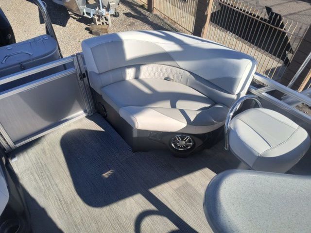 2025 Tahoe LTZ Entertainer 25 FT - 11