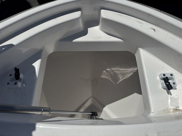 2026 Yamaha Boats 255 FSH Sport E - 16