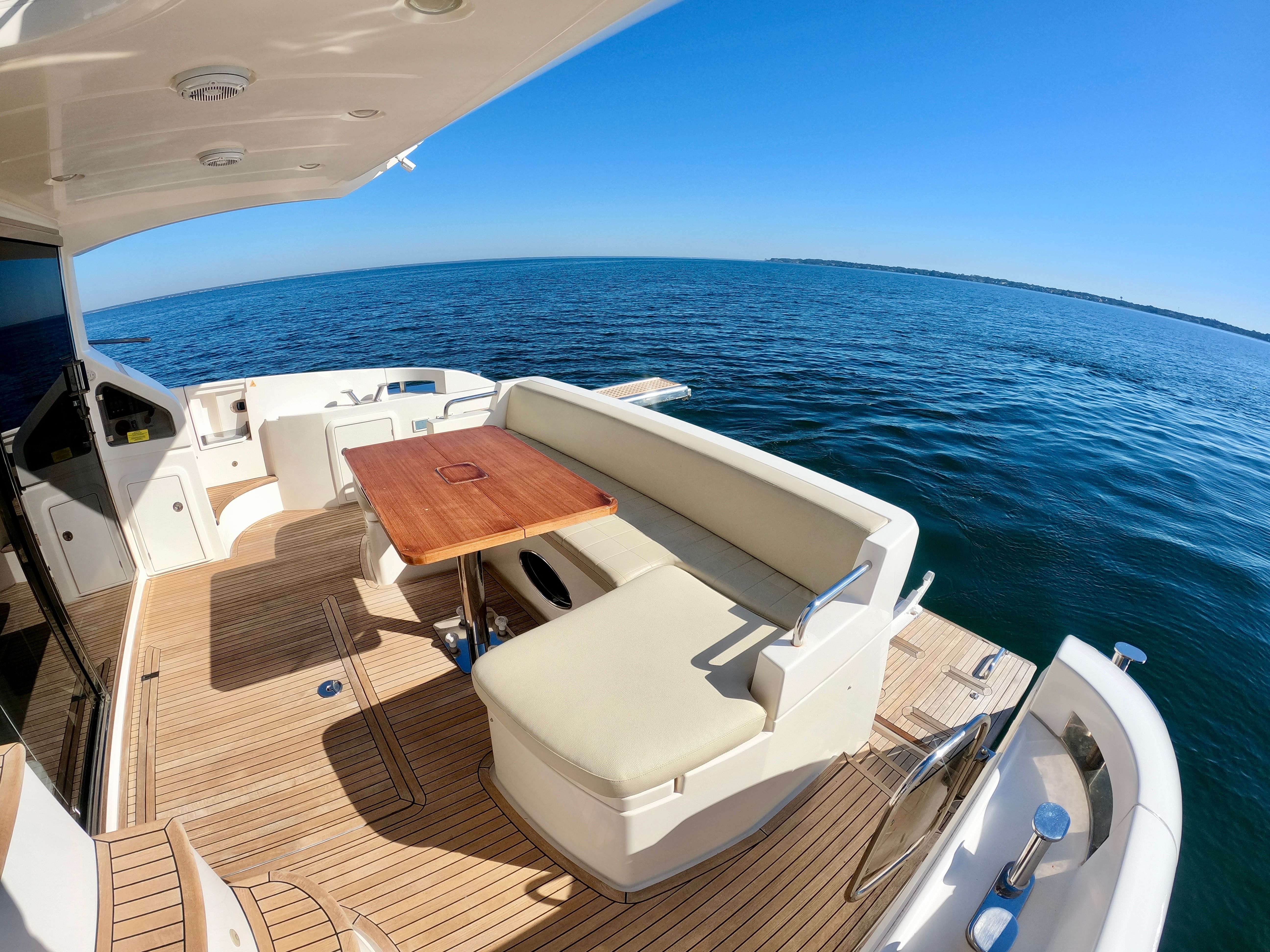 2011 Azimut Flybridge - 9