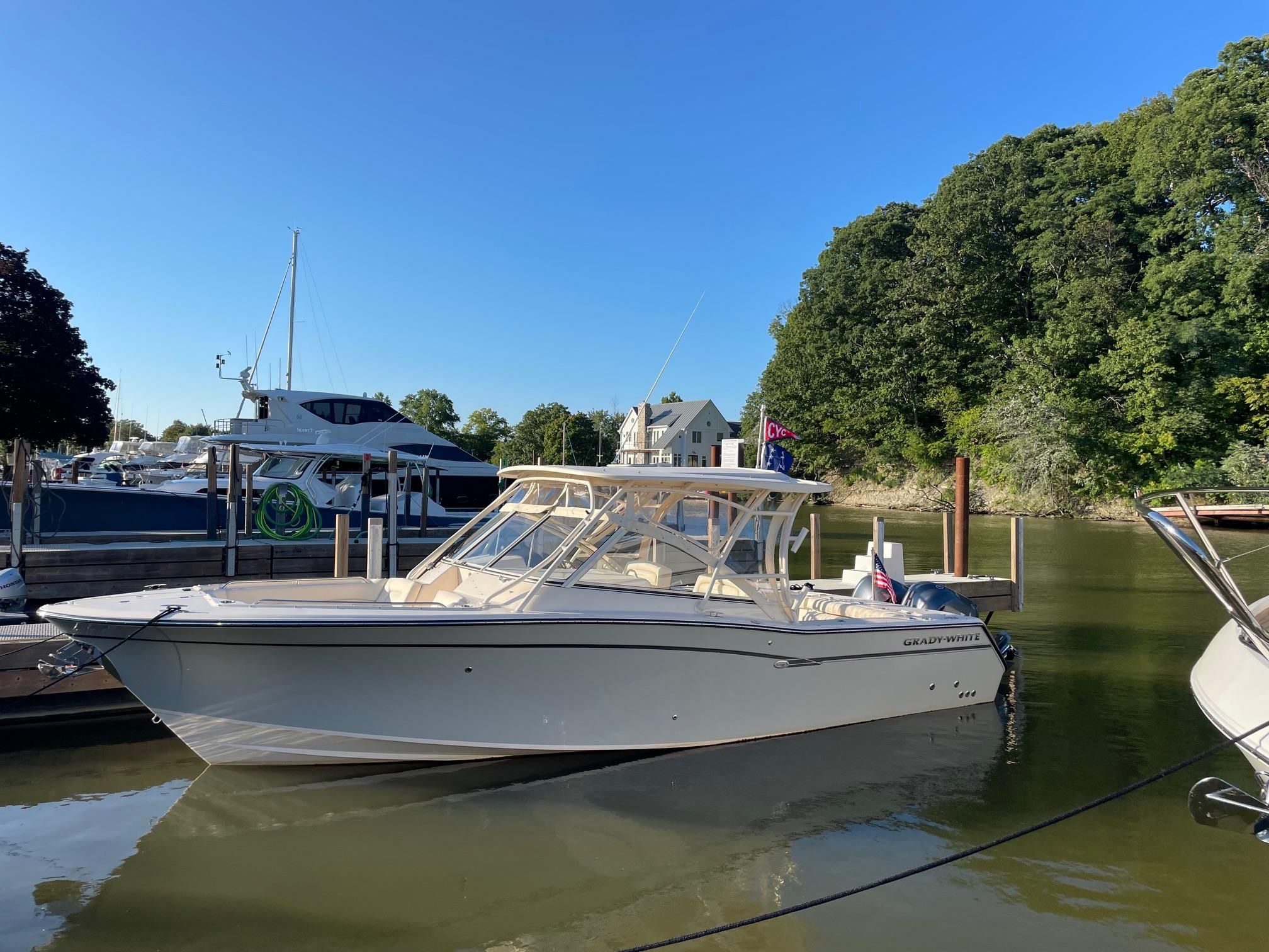 2019 Grady-White Freedom 307