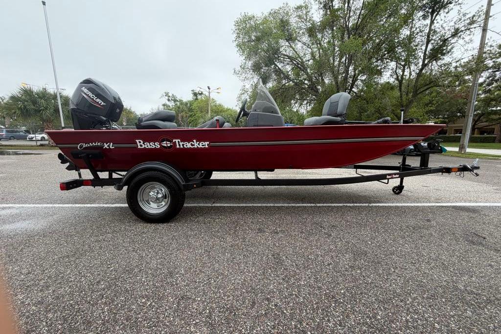 2026 Tracker Bass Tracker Classic XL