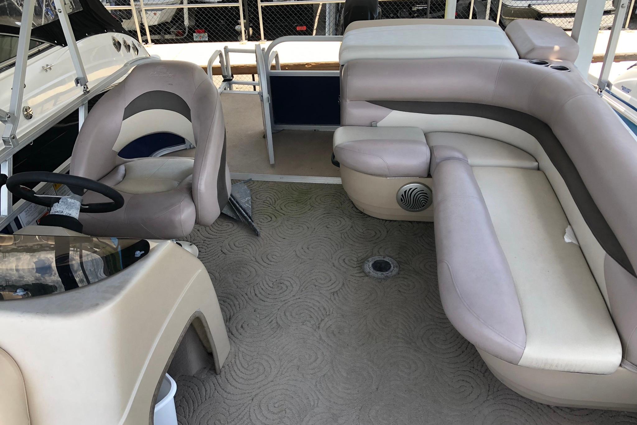 2014 Sun Tracker Party Barge 20 DLX