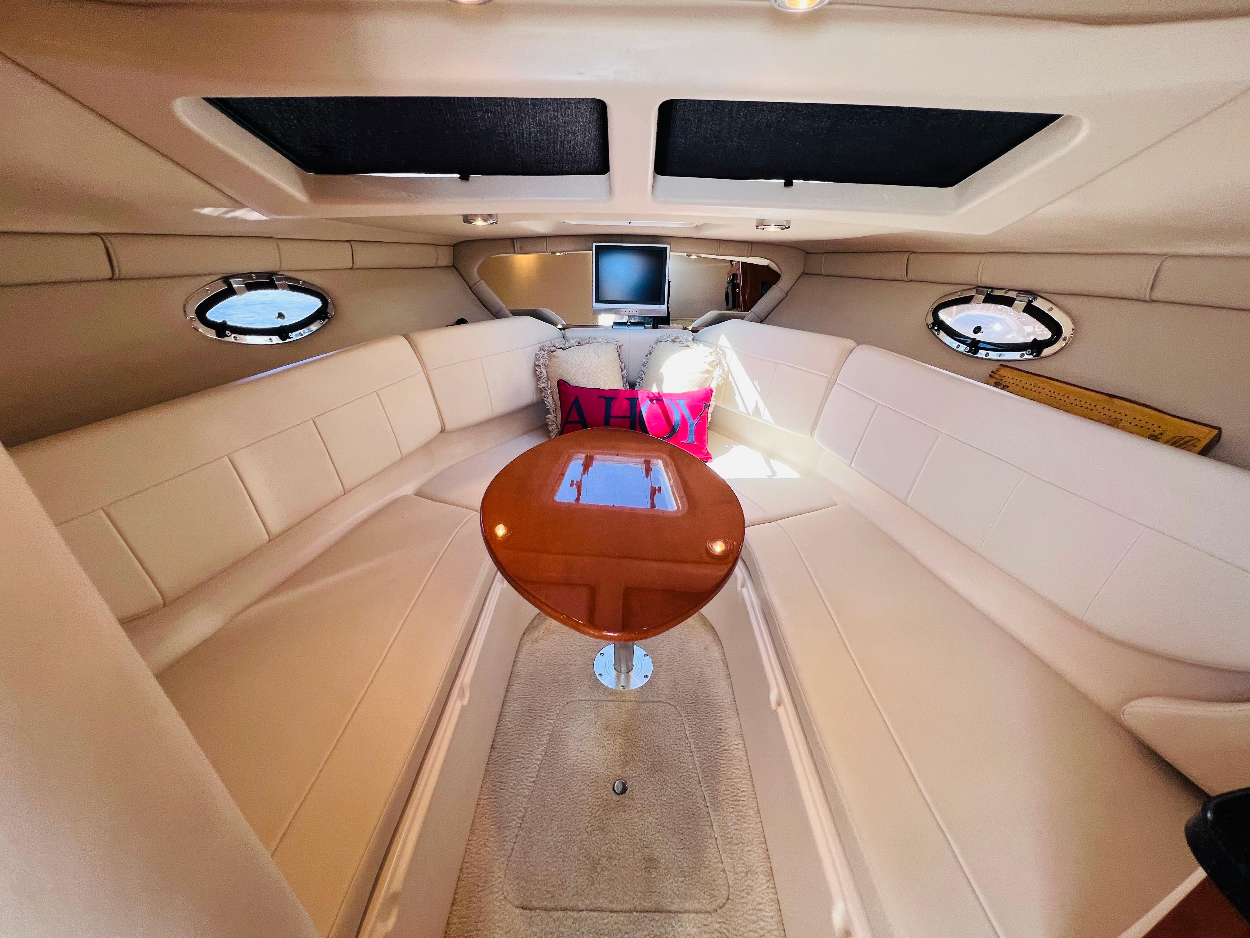 2006 Regal 2565 Window Express - 16