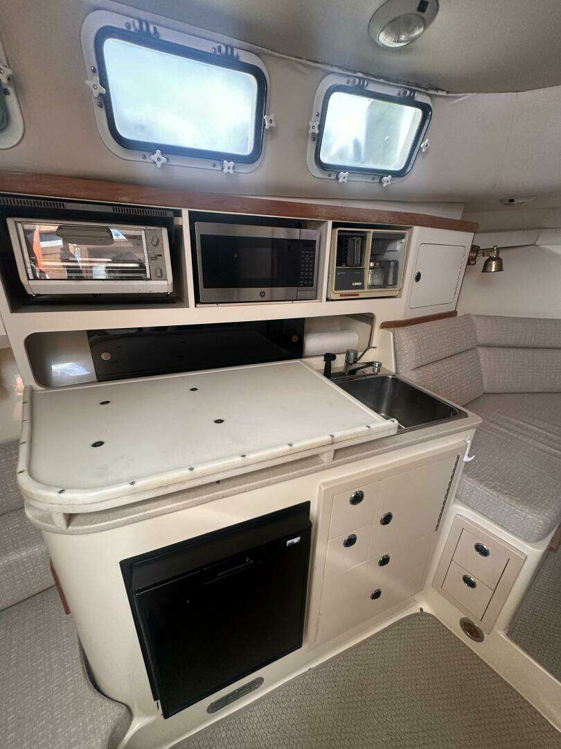 1996 Albin 31 Tournament Express - Image 23