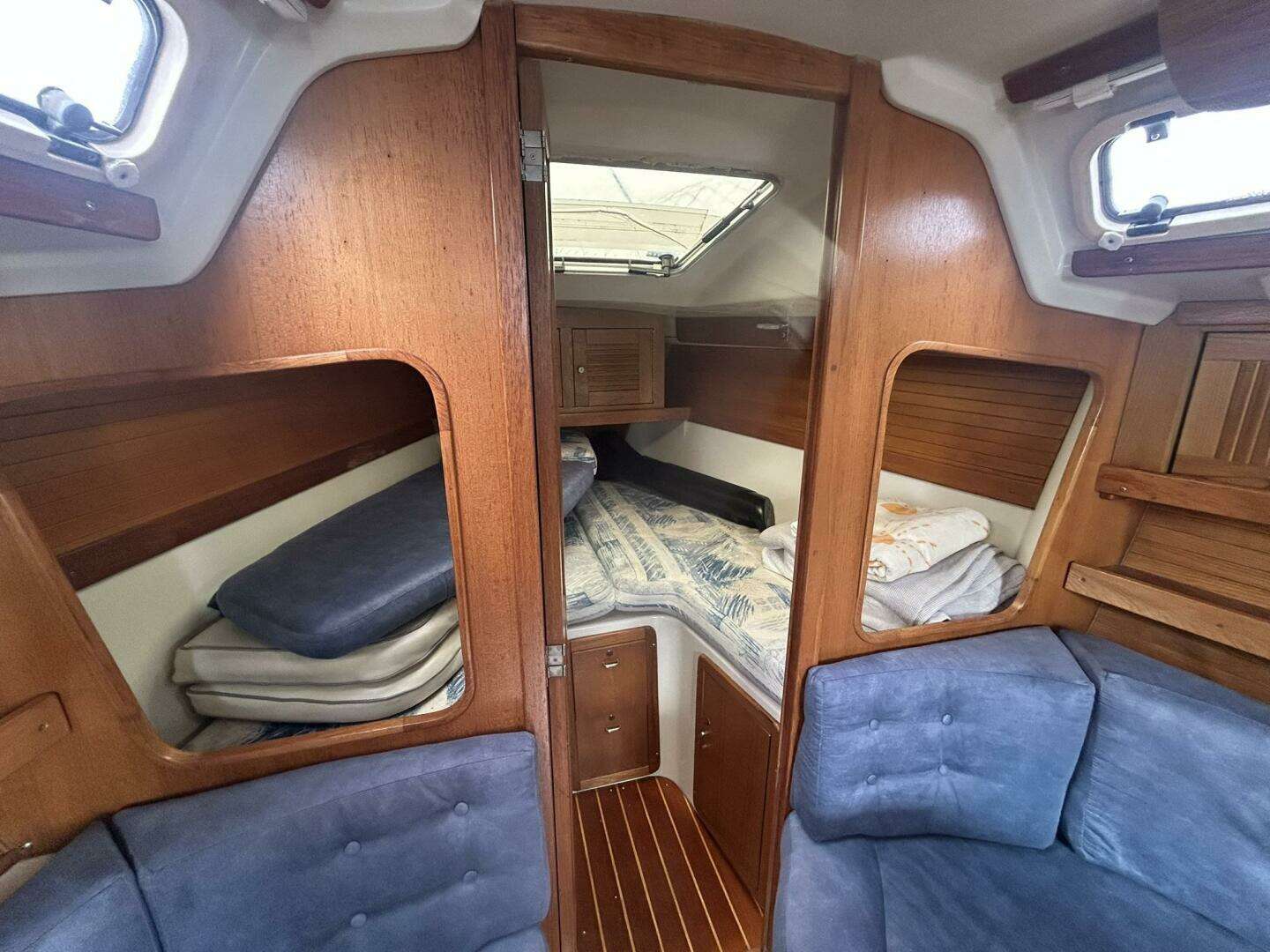 1995 Catalina 320 - Image 8