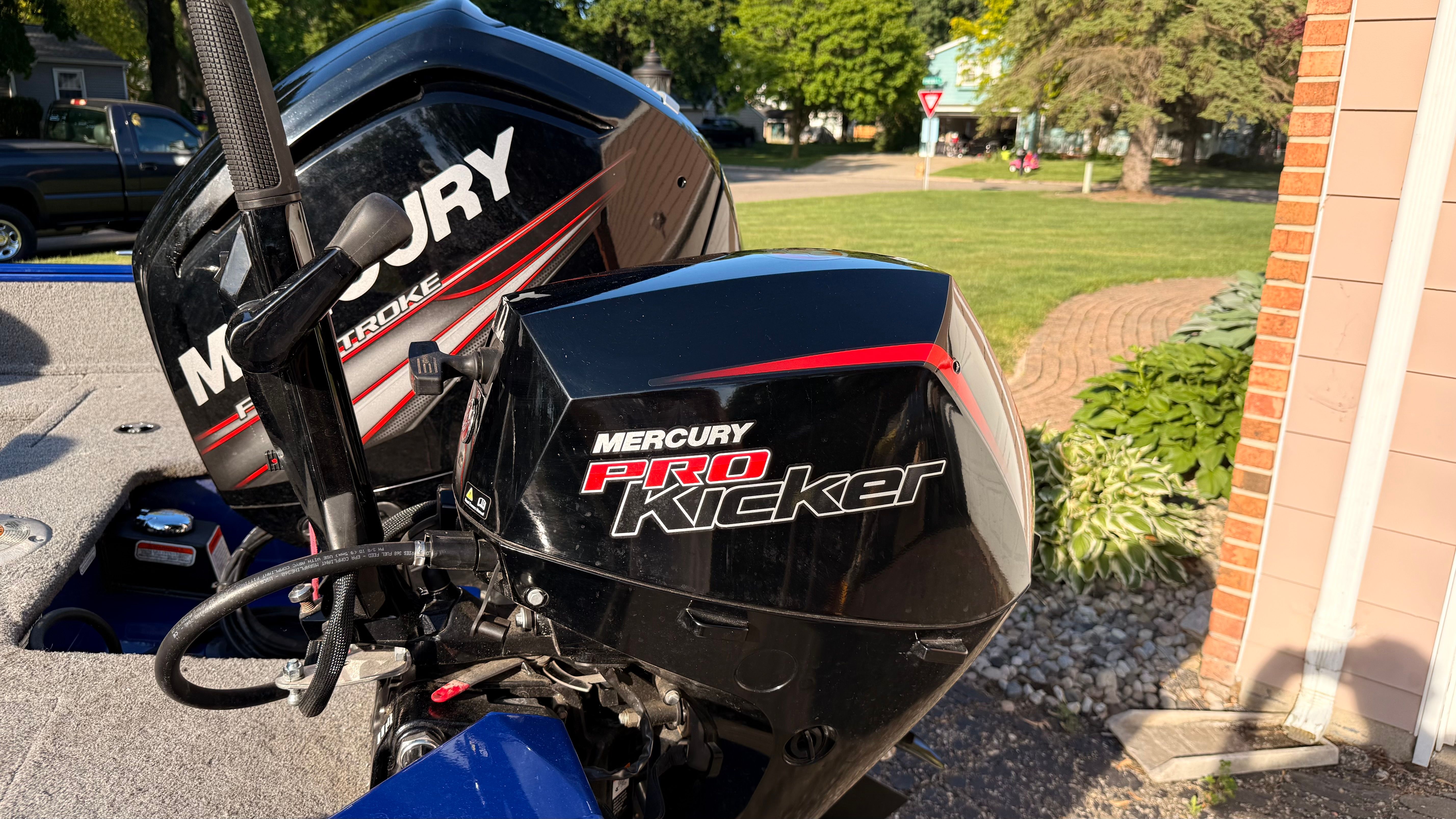 2017 Tracker V16 - 5