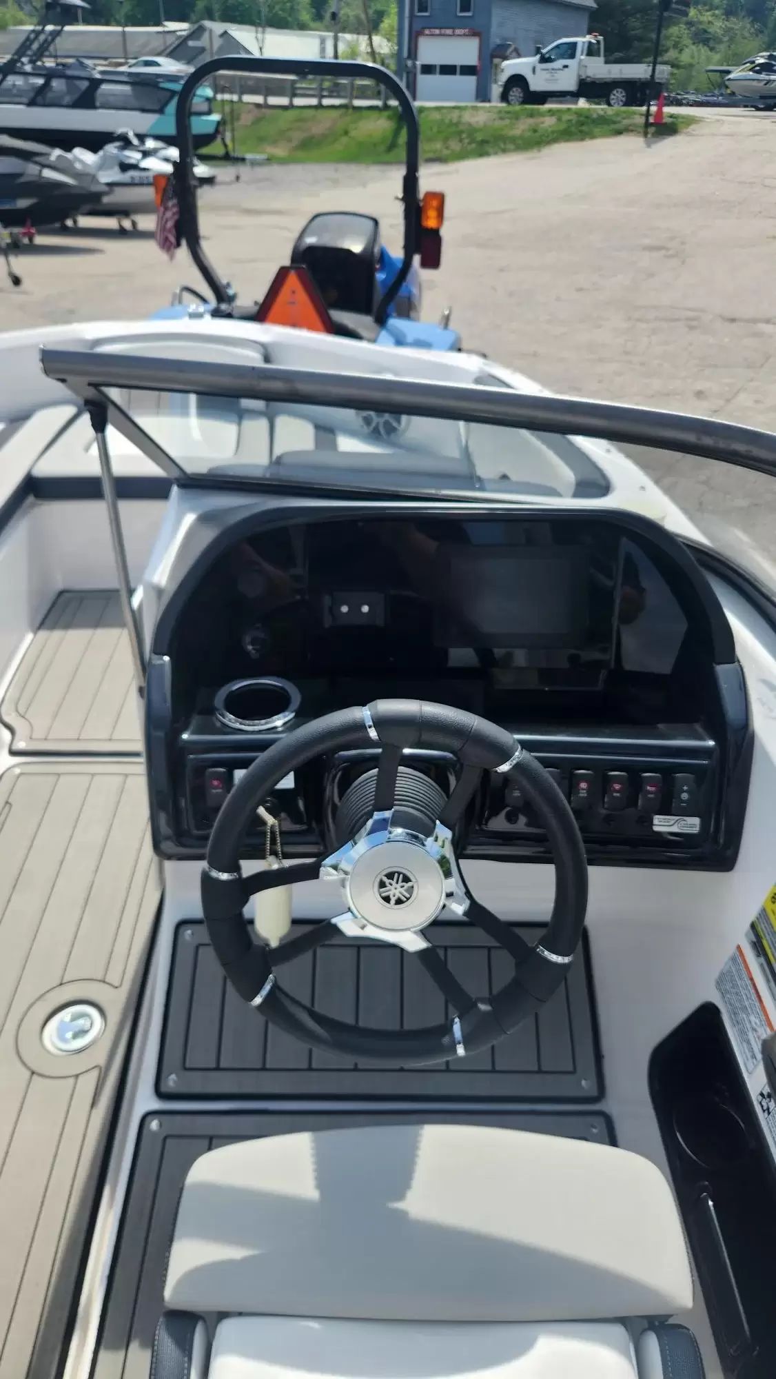 2021 Yamaha Boats 195S - 9
