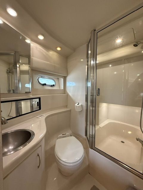 1996 Bayliner 3988 Motoryacht - 24