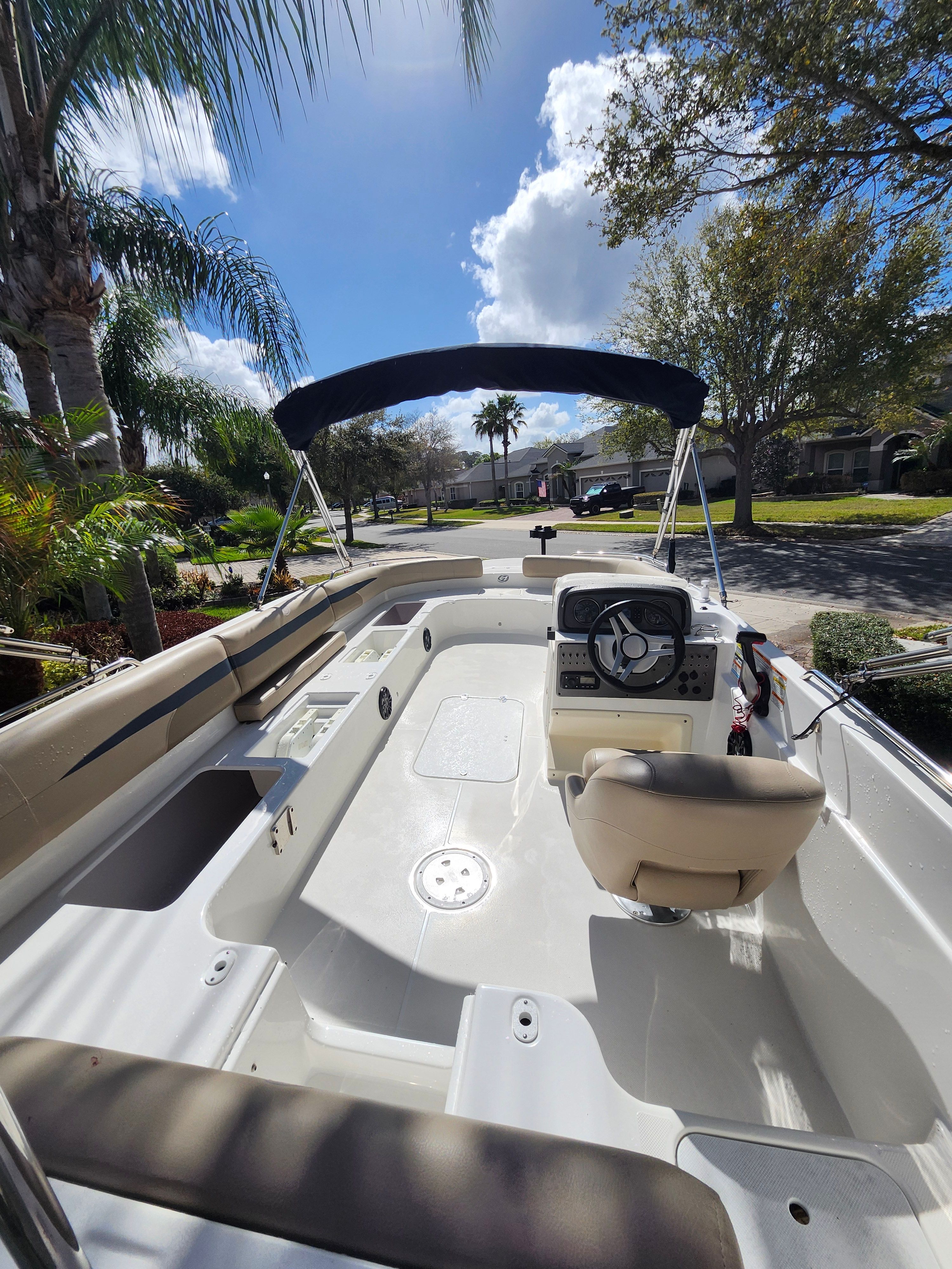 2021 Hurricane SunDeck 201 OB - 10