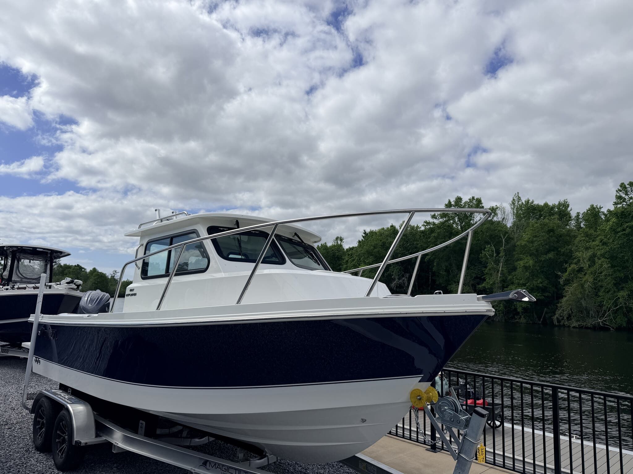 2026 Parker 227 Explorer WITH AC AND SEAKEEPER RIDE
