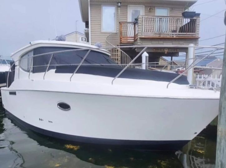 2008 Silverton 33 Sport Coupe