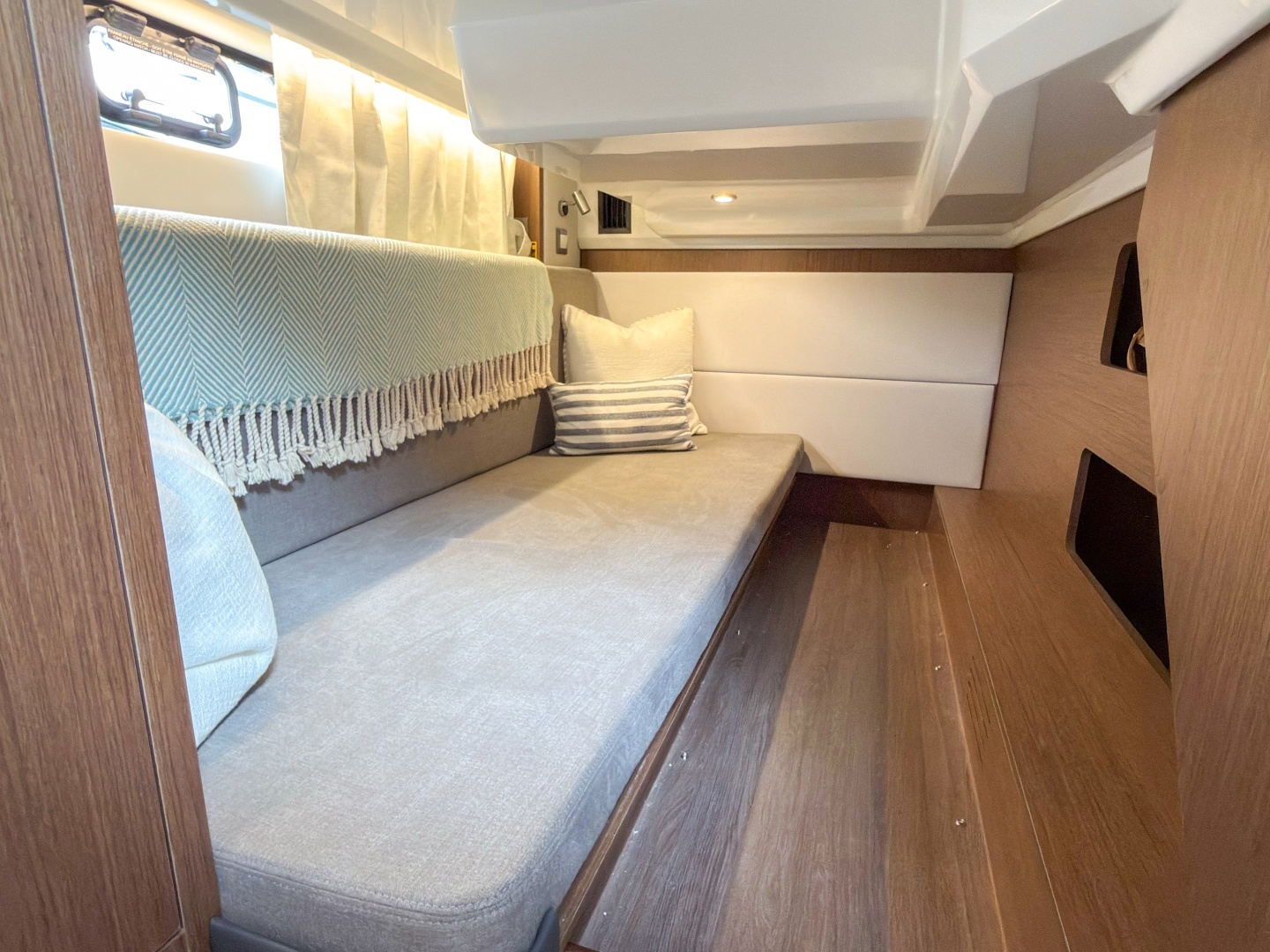 2026 Beneteau Antares 12 Coupe - Image 14
