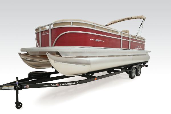 2024 Sun Tracker Party Barge 24 DLX - 16