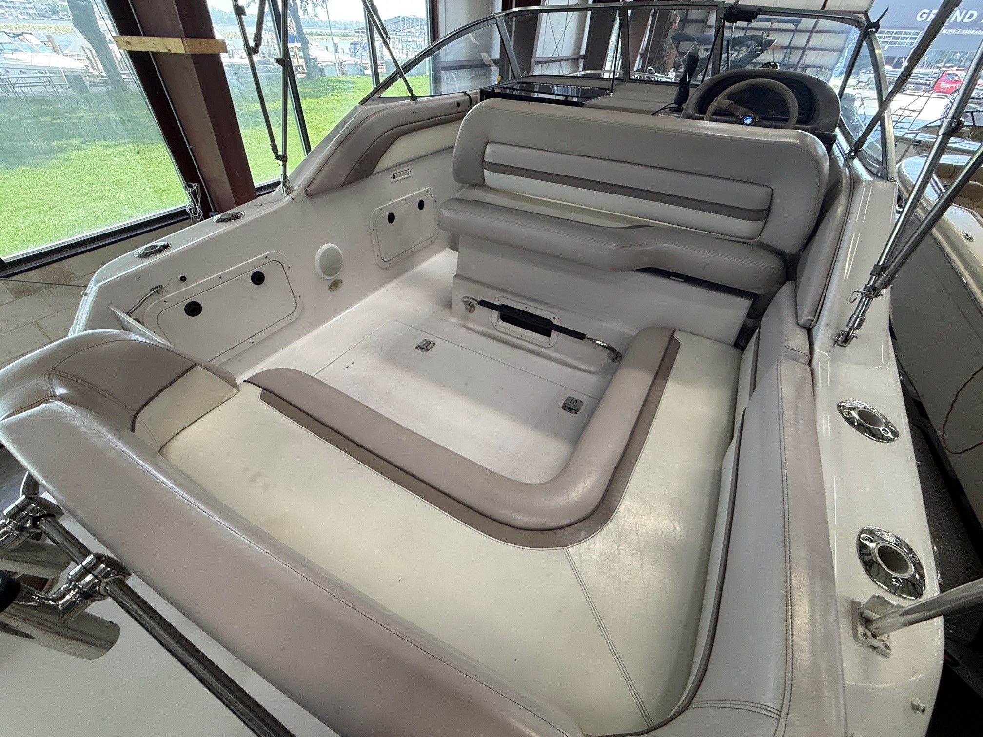 1997 Four Winns 258 Vista - 10