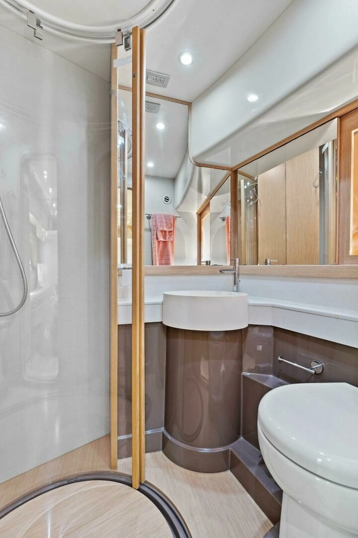 2013 Ferretti Yachts 620 - Image 39