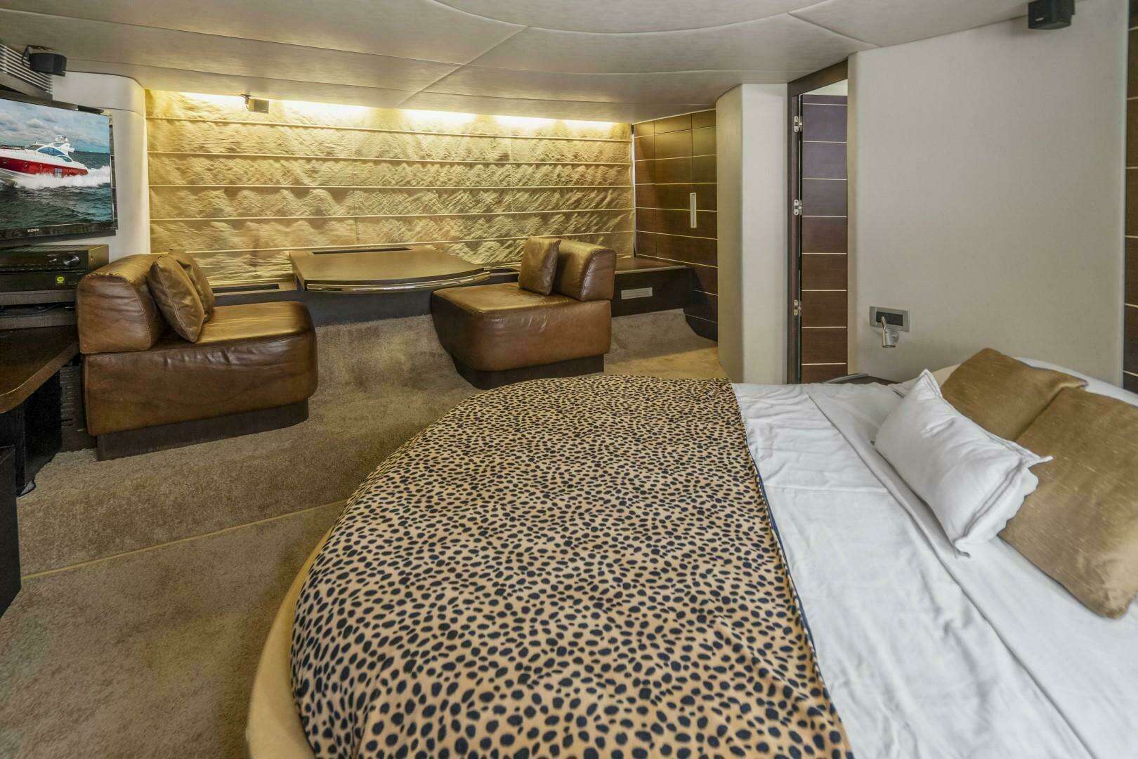 2007 Azimut 68S - Image 41
